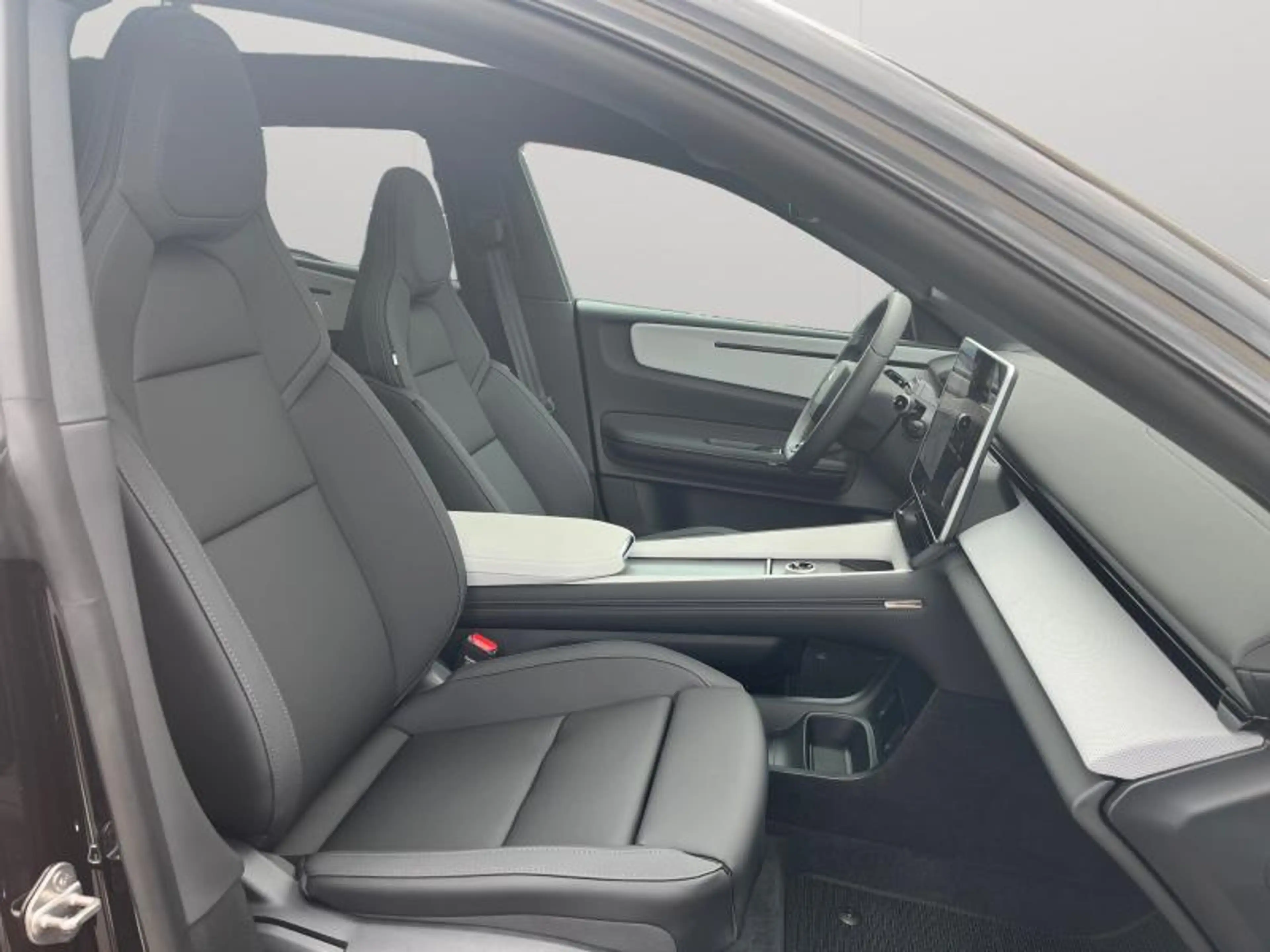 Polestar 4 LRSM / PRIME PACK / SPACE — photo 13