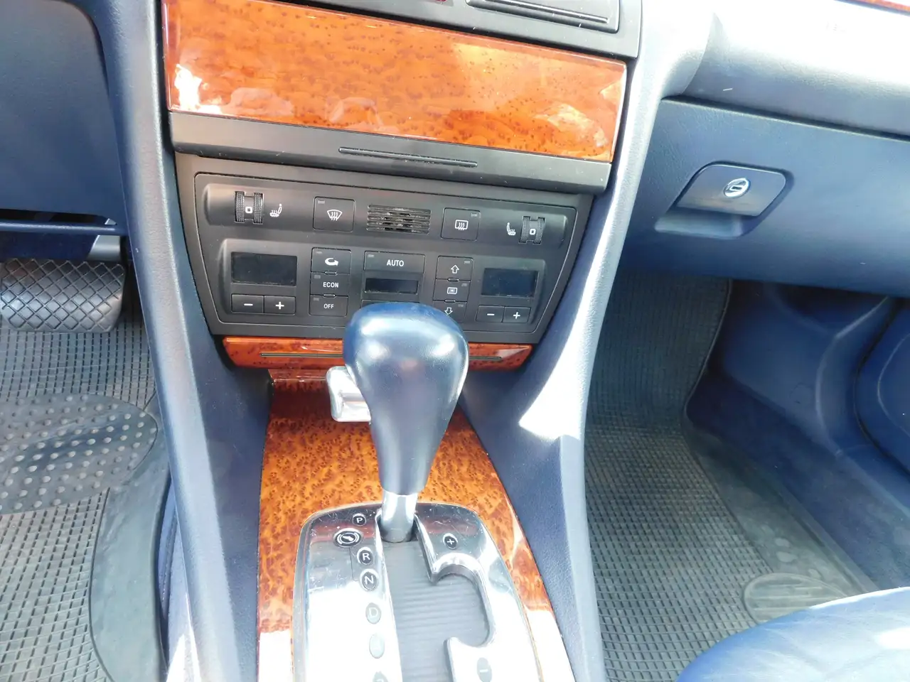 Audi A6 2.4 quattro, foto 7