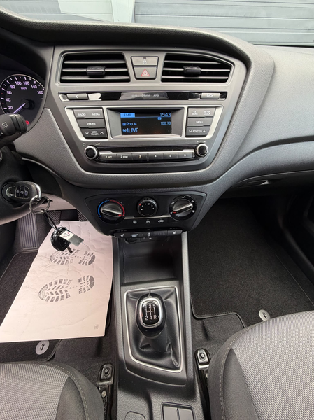 Hyundai i20 Passion - 1. Hand - Klima - Sitzheizung — photo 11