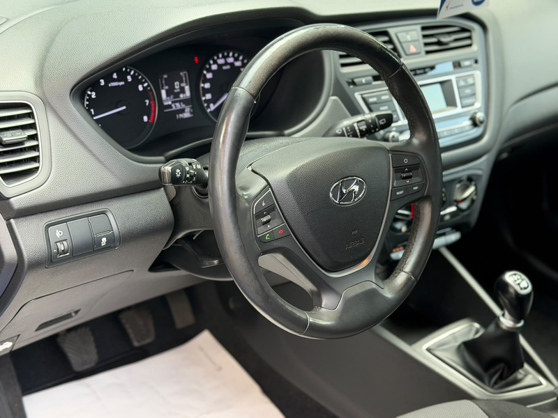 Hyundai i20 Passion - 1. Hand - Klima - Sitzheizung — photo 13
