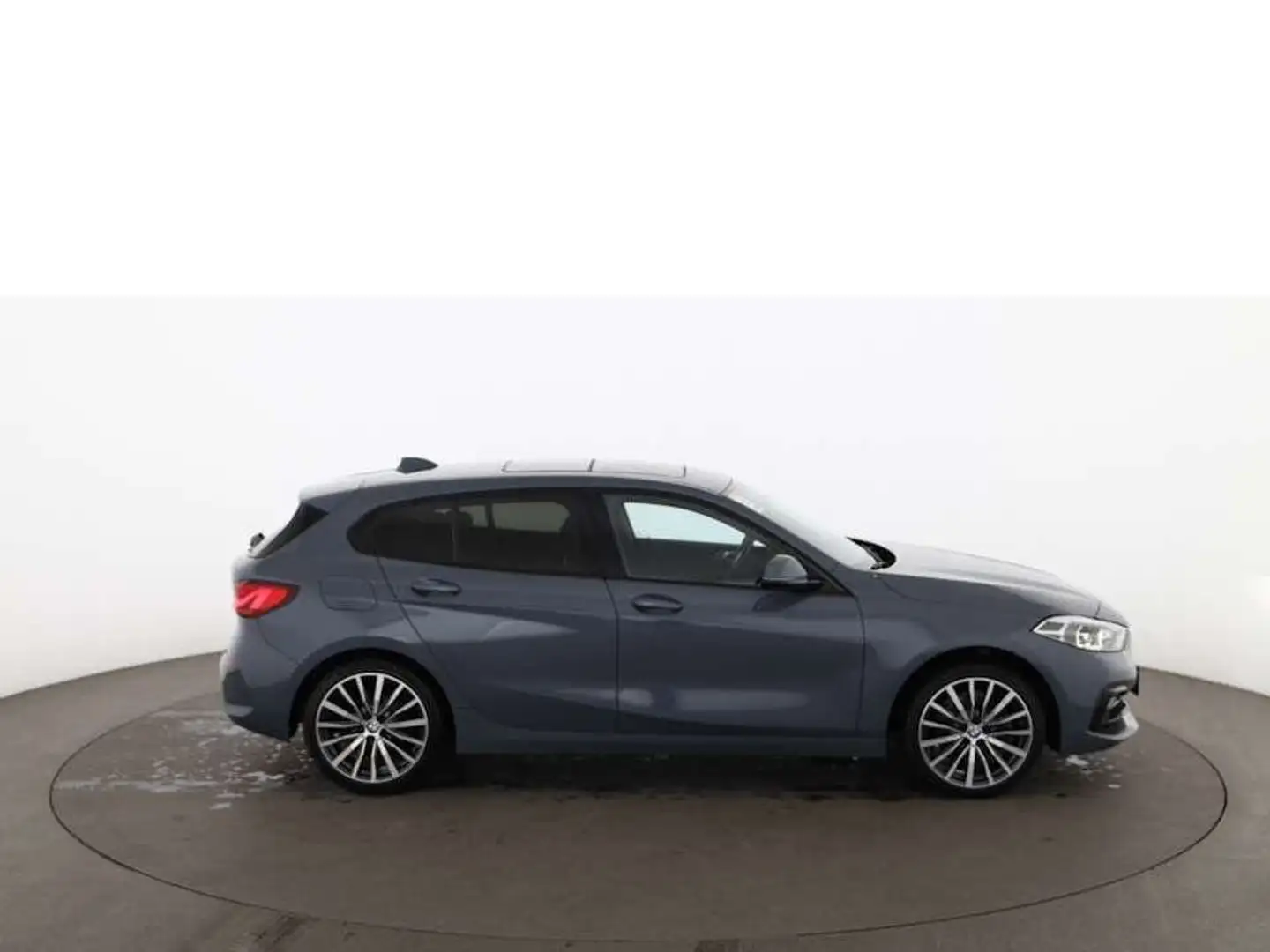 BMW 118 i Sport Line LED SKY NAVI LEDER SITZHZG TEMP Grau - 2