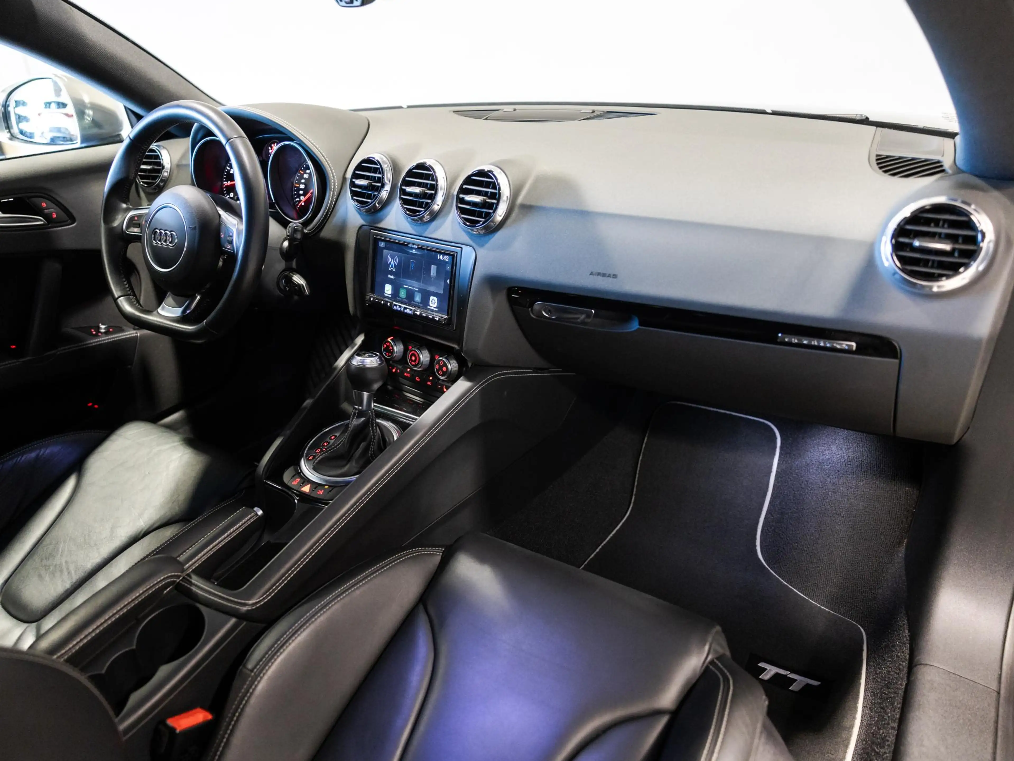 Audi TT 2.0 TFSI q. Pro Line S-Line / 211pk / Apple CarPla — photo 6