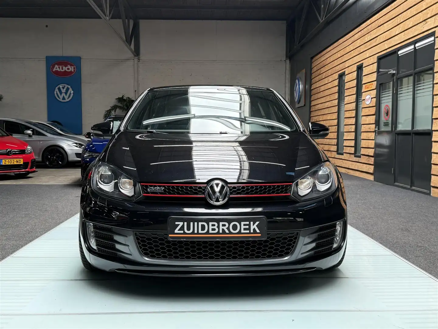 Volkswagen Golf GTI 2.0 Pano Clima Xenon Trekhaak Zwart - 2