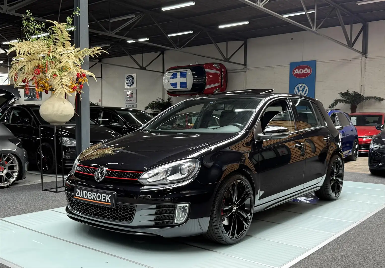 Volkswagen Golf GTI 2.0 Pano Clima Xenon Trekhaak Zwart - 1