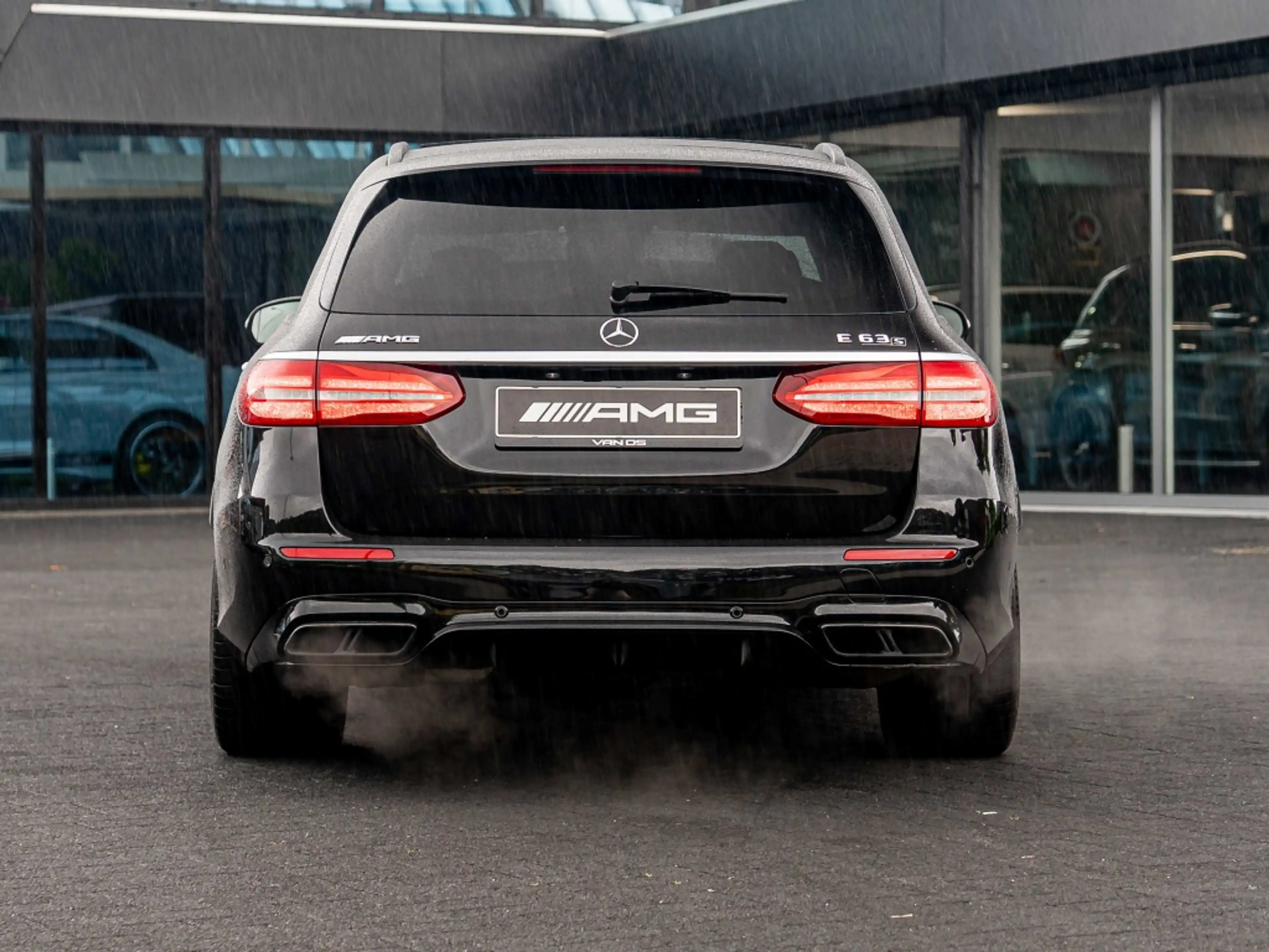 Mercedes-Benz E 63 AMG Estate S 4MATIC Premium Plus | AMG Performance sto — photo 8