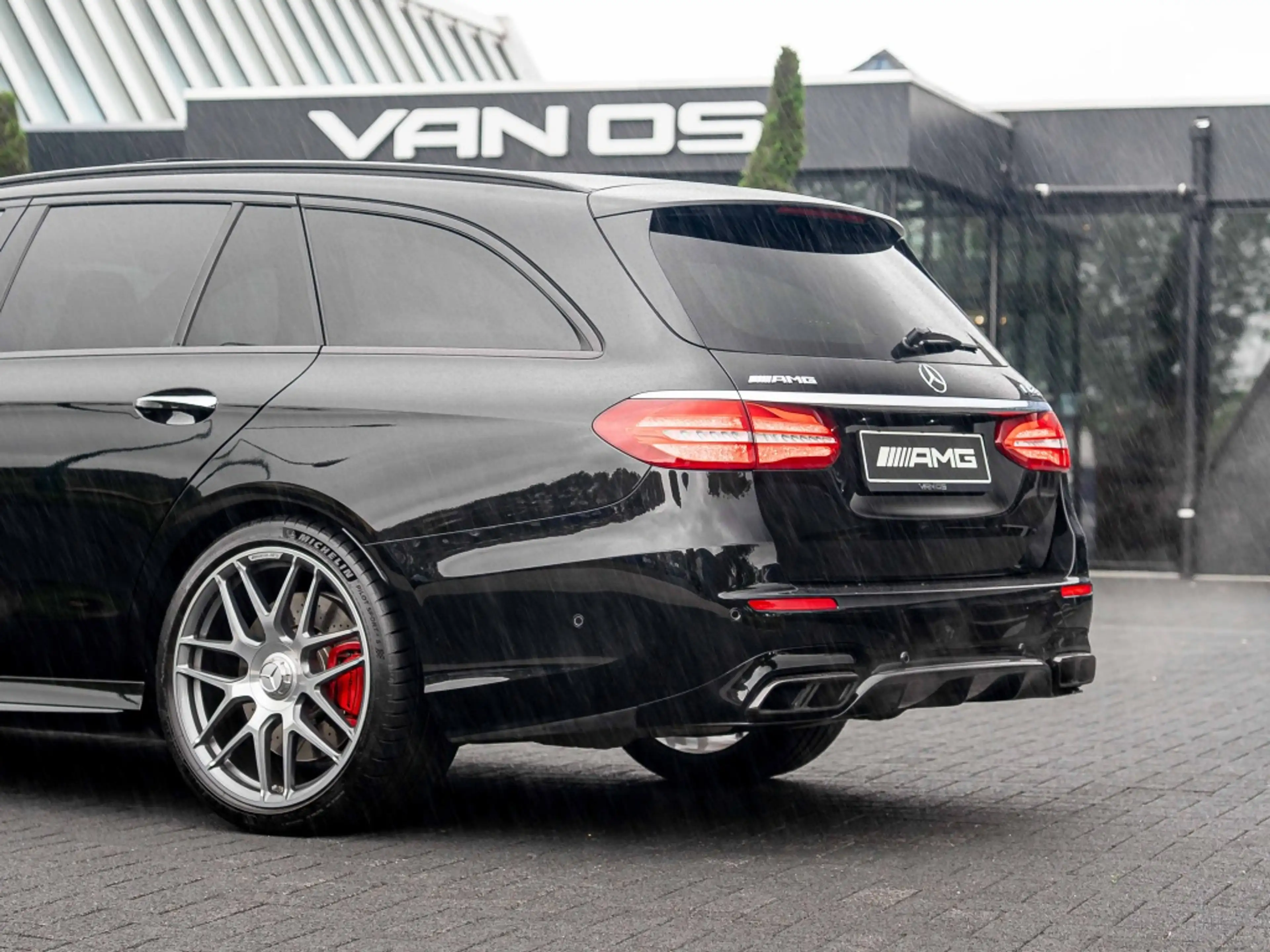 Mercedes-Benz E 63 AMG Estate S 4MATIC Premium Plus | AMG Performance sto — photo 15