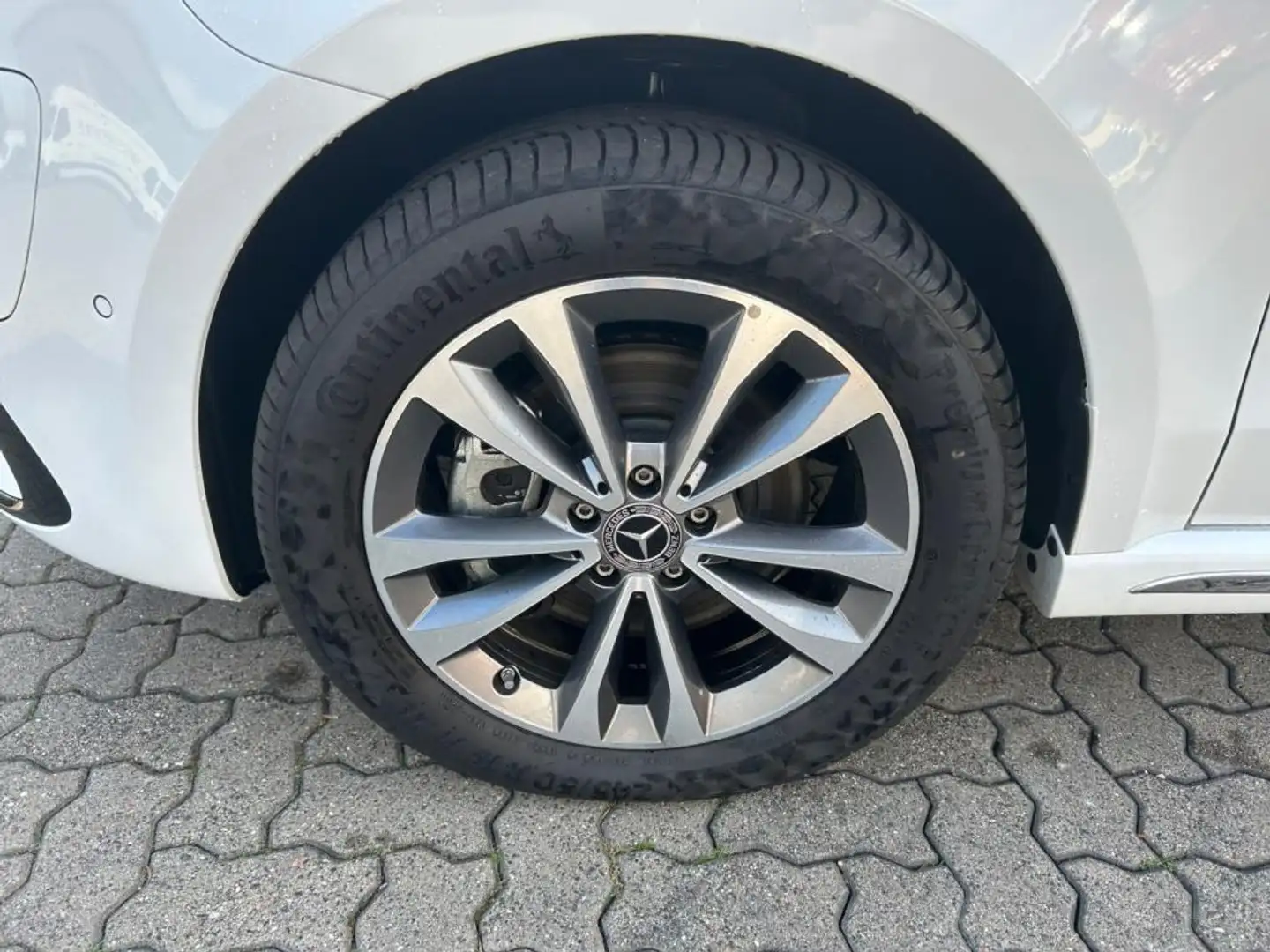 Mercedes-Benz EQV 300 AVANTGARDE AIRMATIC+SITZE ELEKTR+KAMERA Blanc - 2