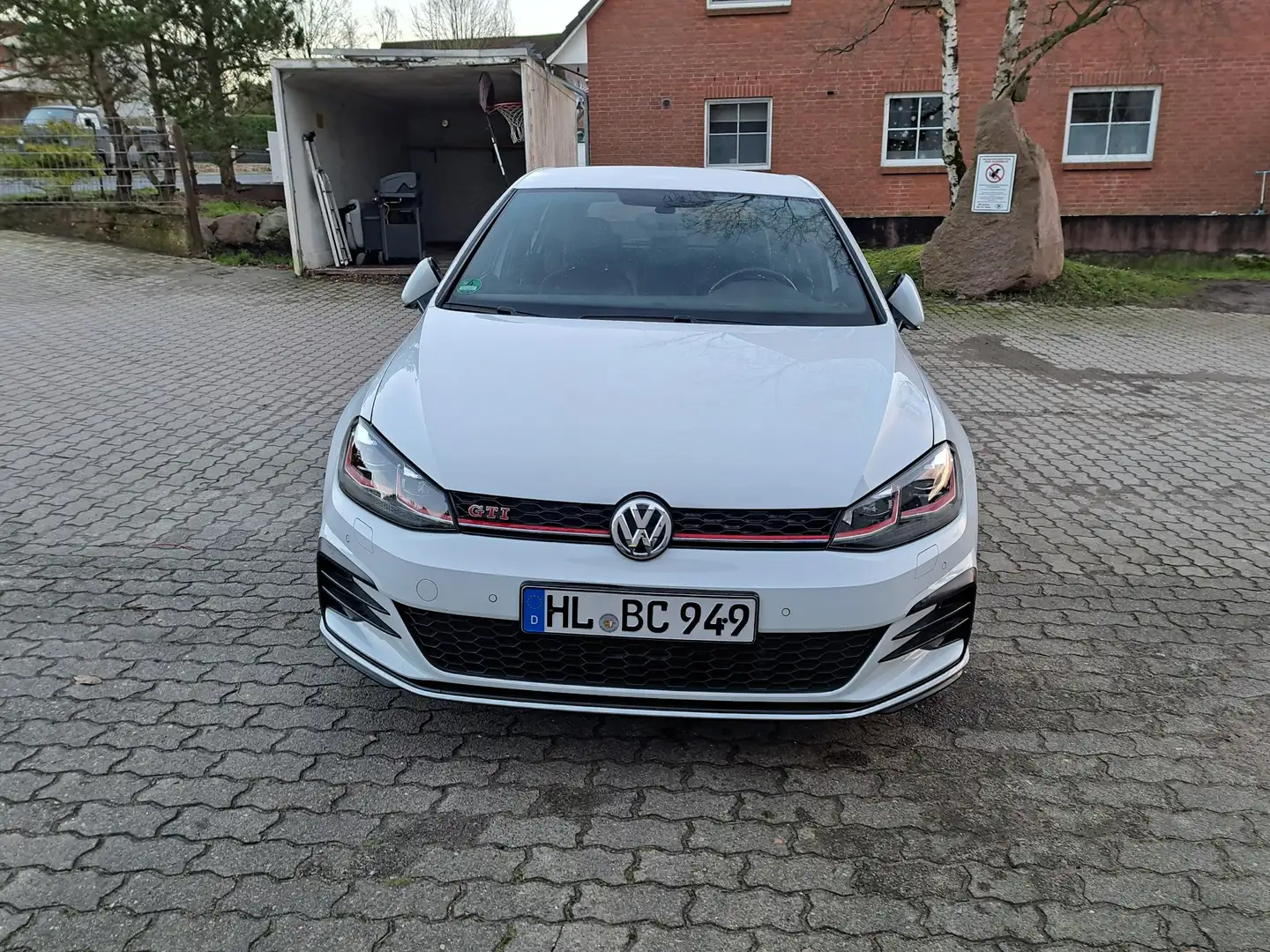Volkswagen Golf GTI 2.0 TSI OPF DSG Performance - 2