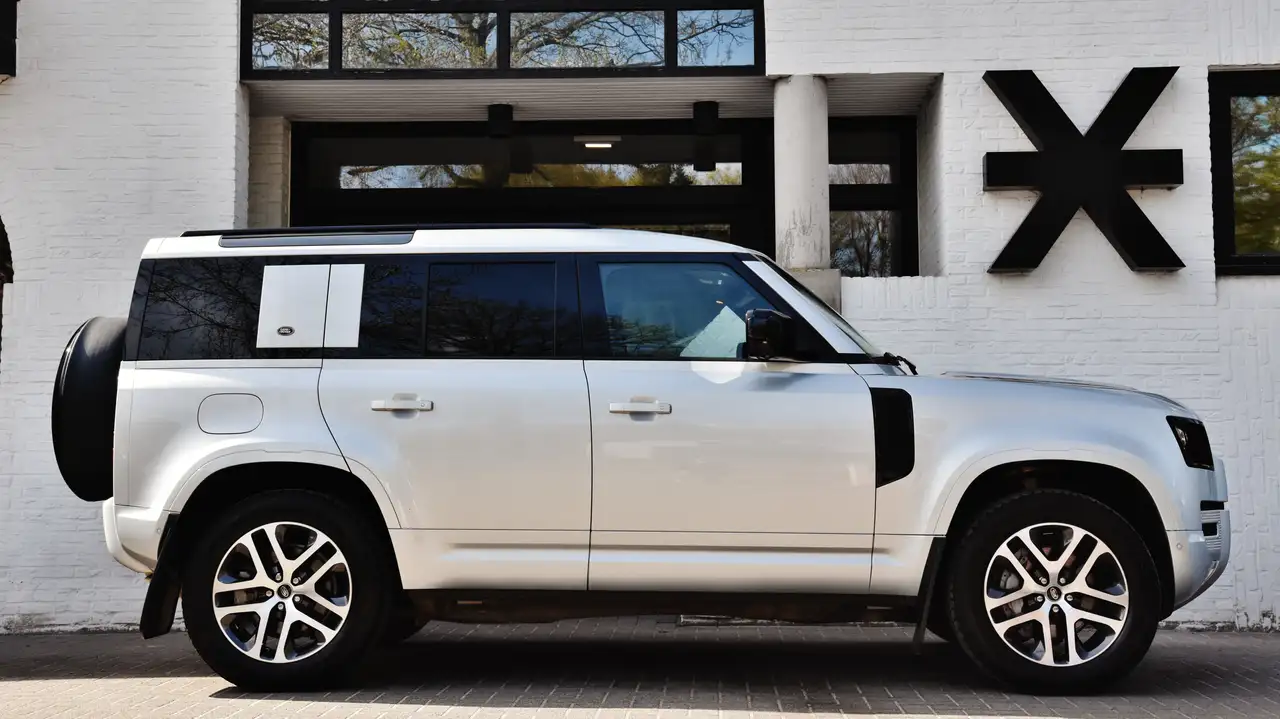 Land Rover Defender 110 P400 XS EDITION *** LICHTE VRACHT / TOP CONDITION *** — foto 3
