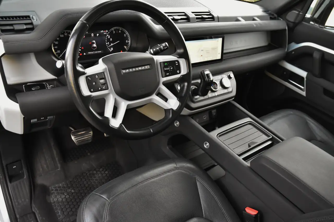 Land Rover Defender 110 P400 XS EDITION *** LICHTE VRACHT / TOP CONDITION *** — foto 4