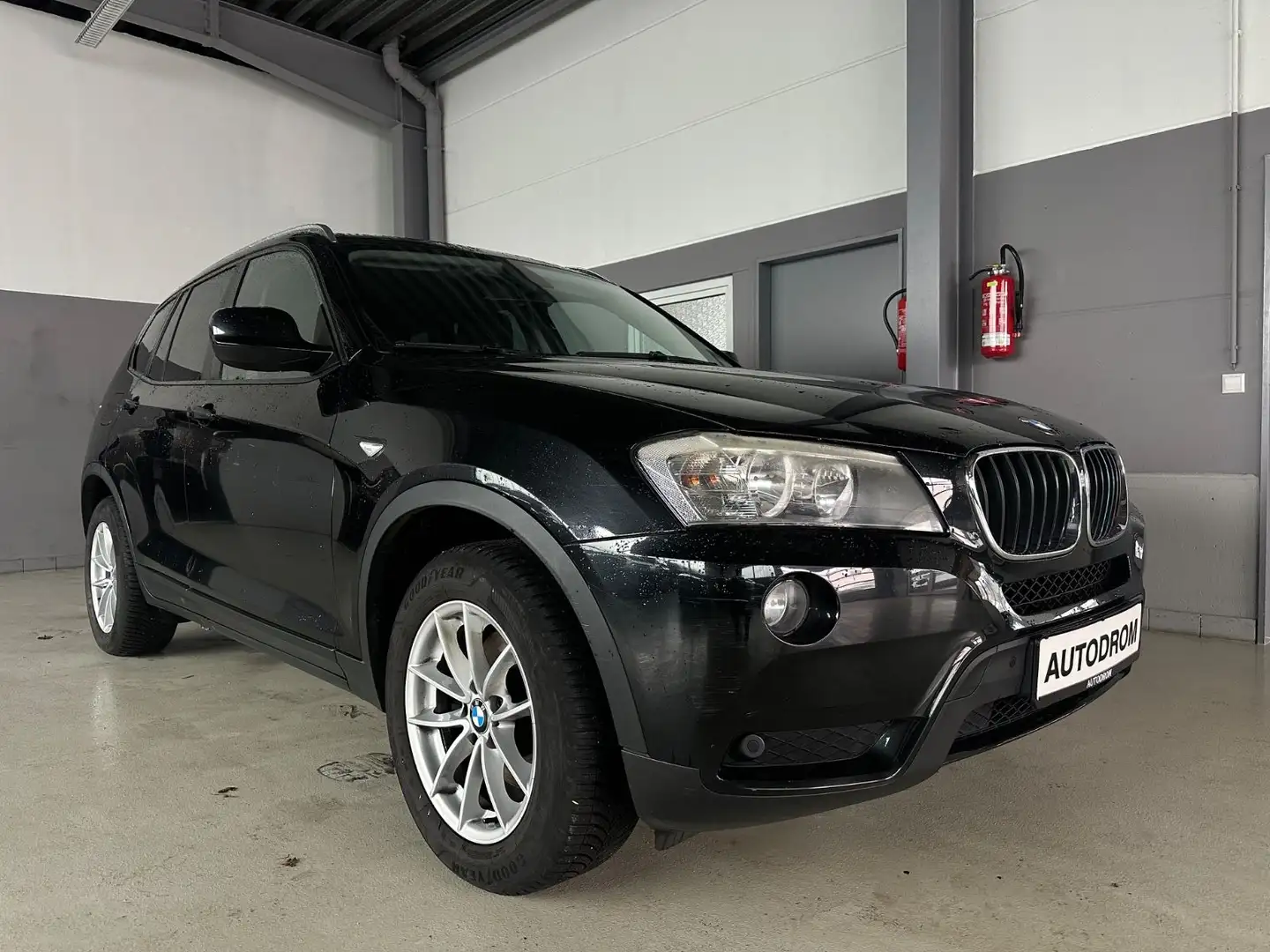 BMW X3 xDrive 20 d Schwarz - 1