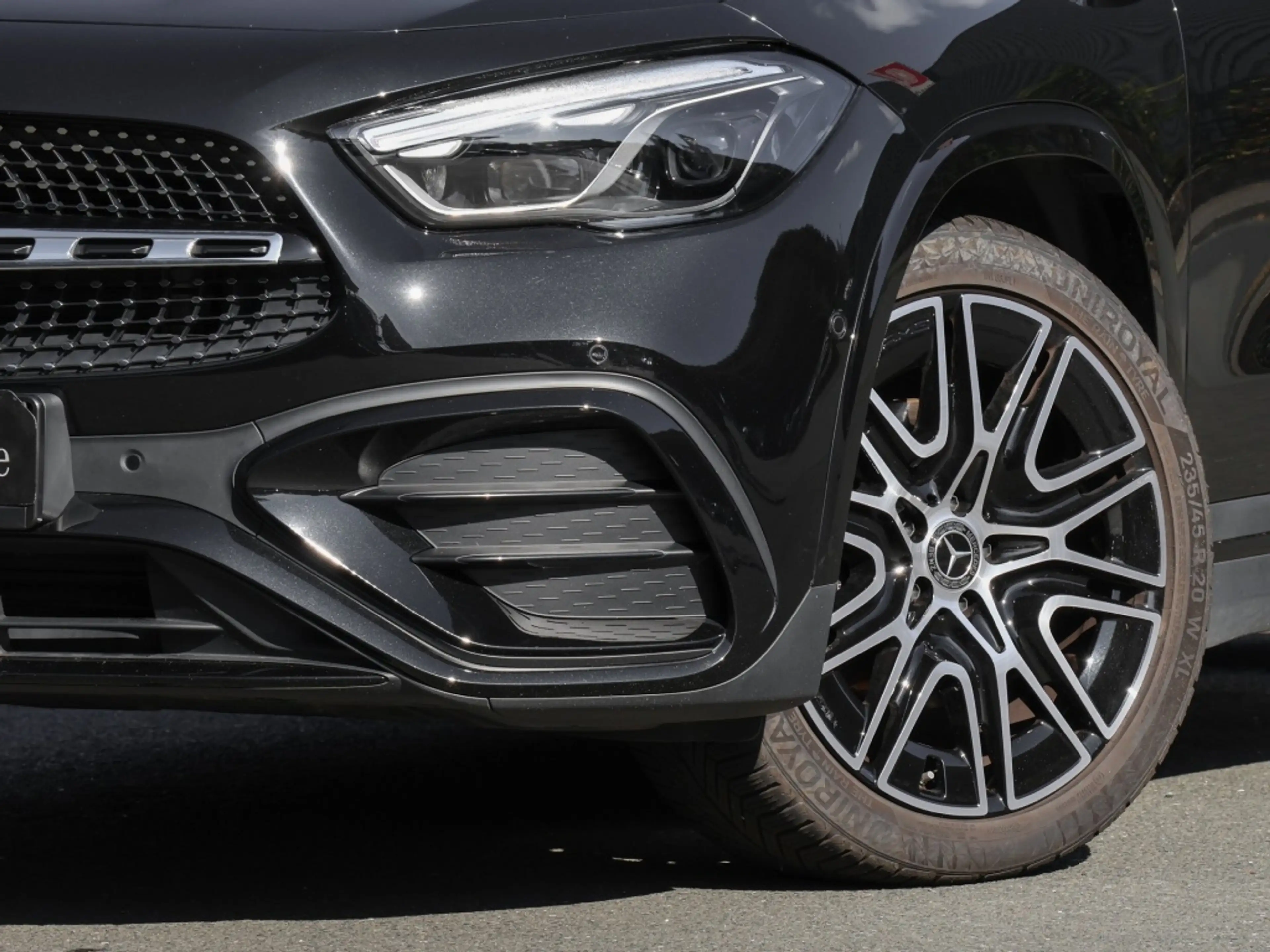 Mercedes-Benz GLA 220 d 4M AMG-Sport/Pano/AHK/MLB/Night/Distr — photo 6