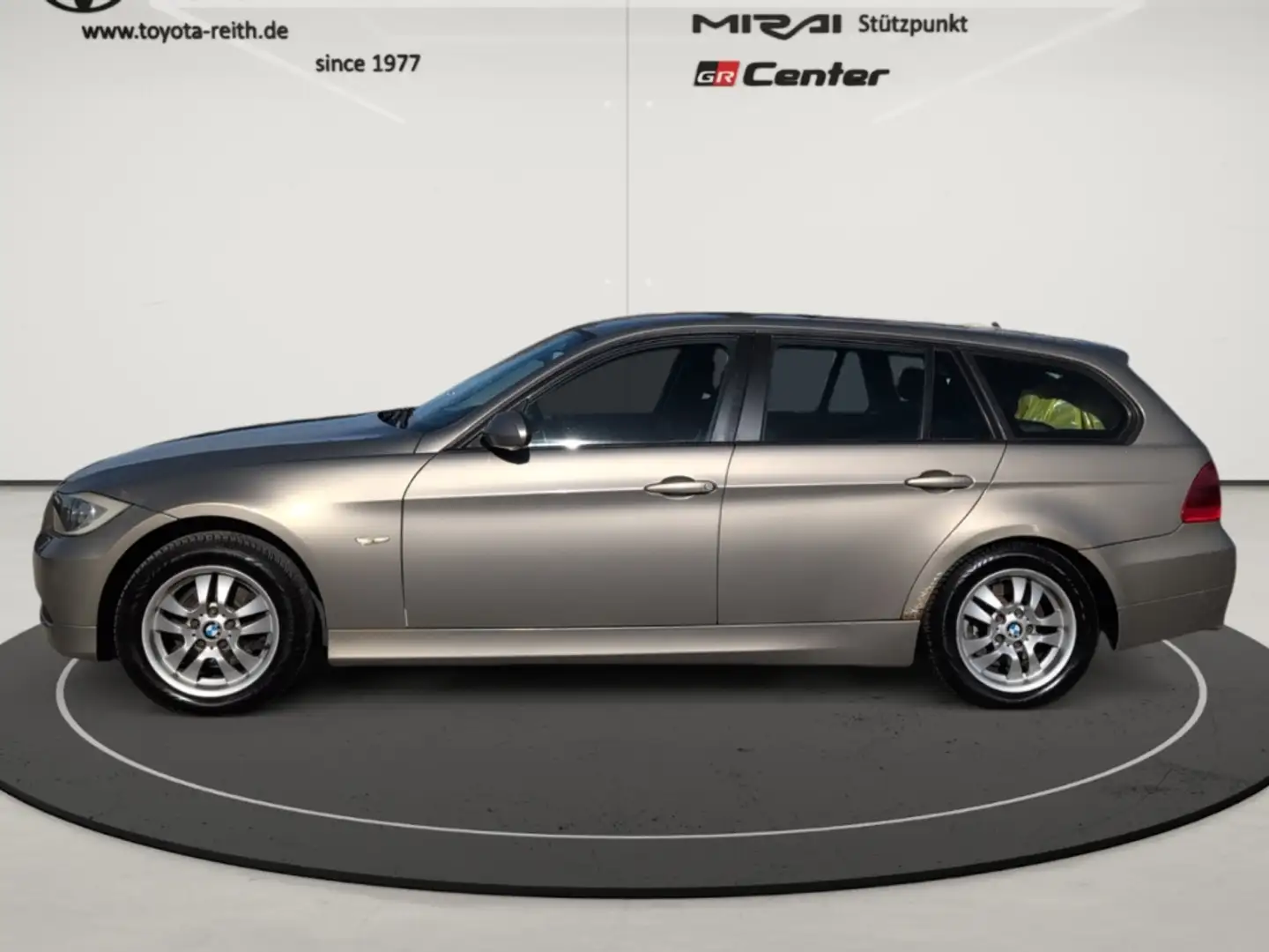 BMW 318 Touring AHK-klappbar Navi Klimaautom Xenon SHZ Tem Bronze - 2