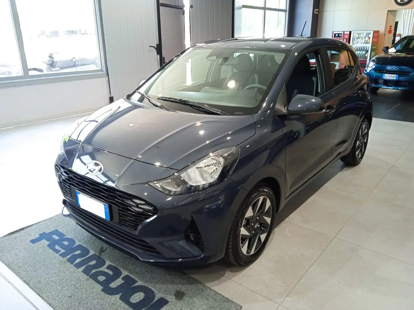 Hyundai i10 i10 1.0 mpi Connectline 63cv KM ZERO Grigio - 1