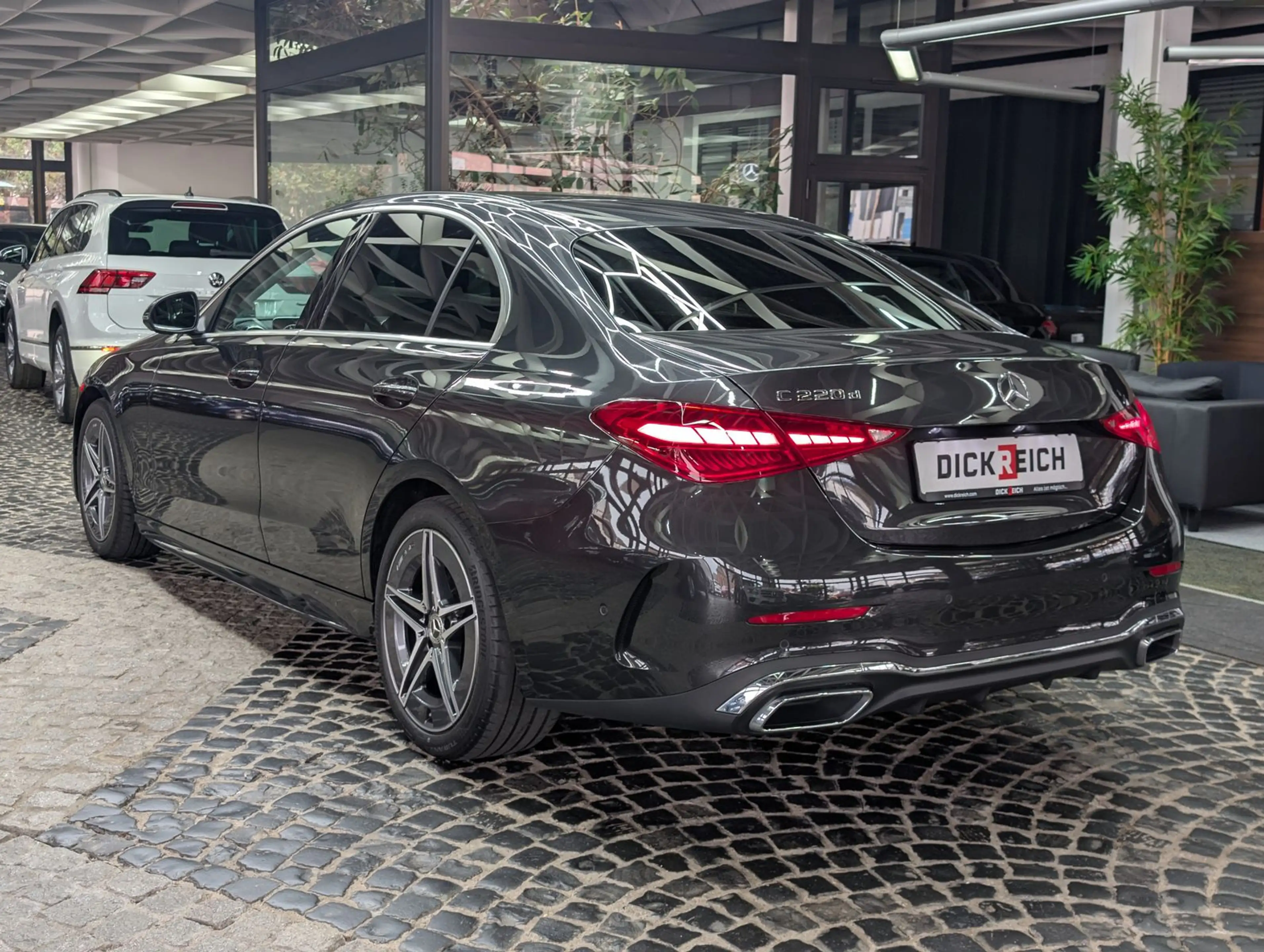 Mercedes-Benz C 220 d AMG BURMESTER*LED*KAM*VIRT*MBUX*AMBI*AHK — photo 6