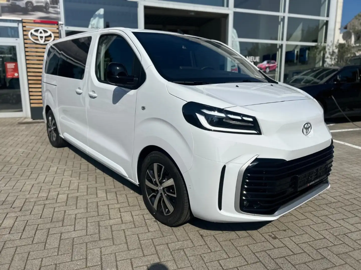 TOYOTA Proace