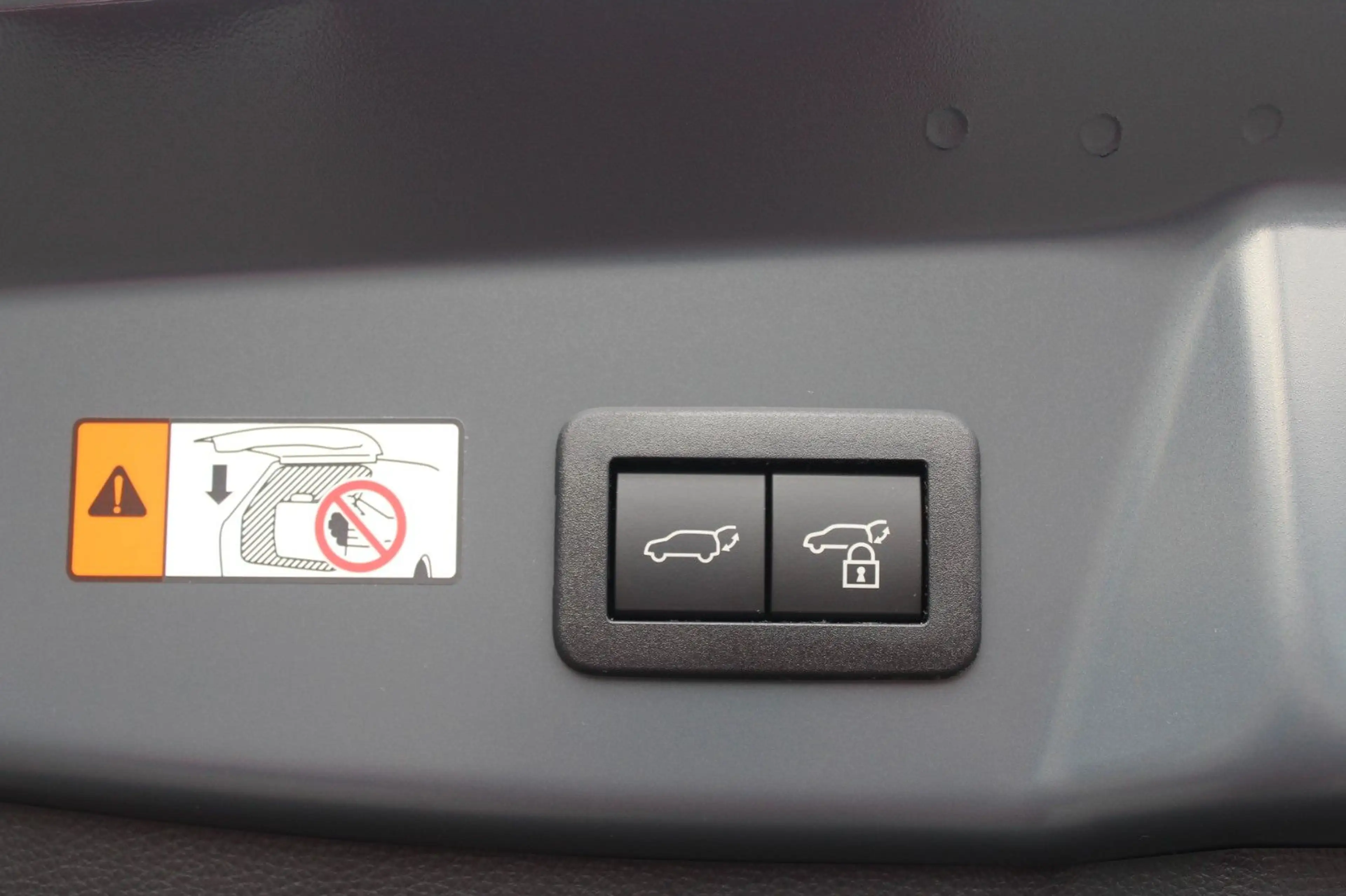 Toyota Prius Plug-in Hybrid Executive/LED/PDC/NAVI/SHZ — photo 12