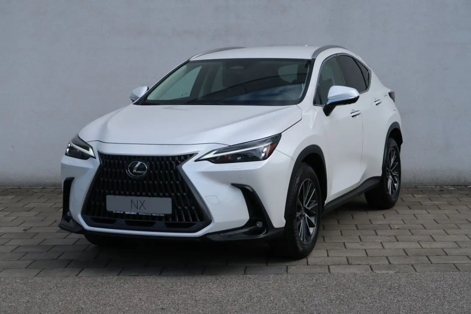 Lexus NX 350h Executive Line + Interieur Paket + Technologie Pak Weiß - 1