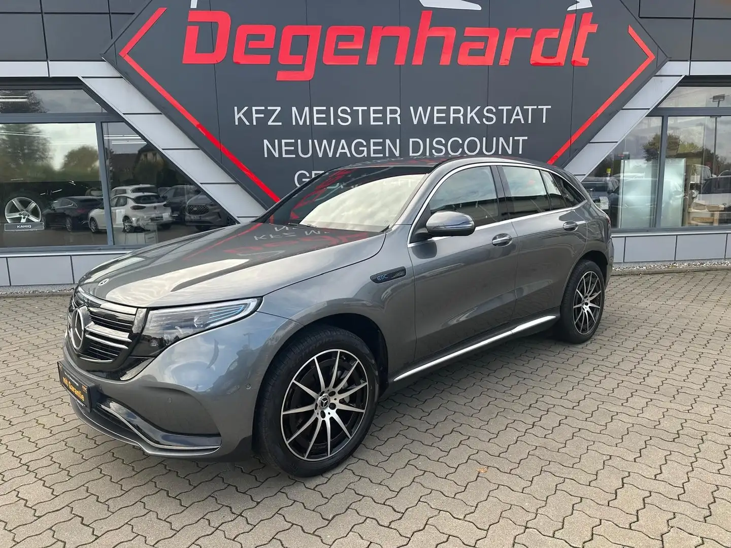 Mercedes-Benz EQC 400 -Klasse EQC 400 4Matic AMG Line LED ACC HUD Grau - 1