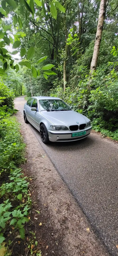 BMW 330 316i Lifestyle Exec. Zilver - 2