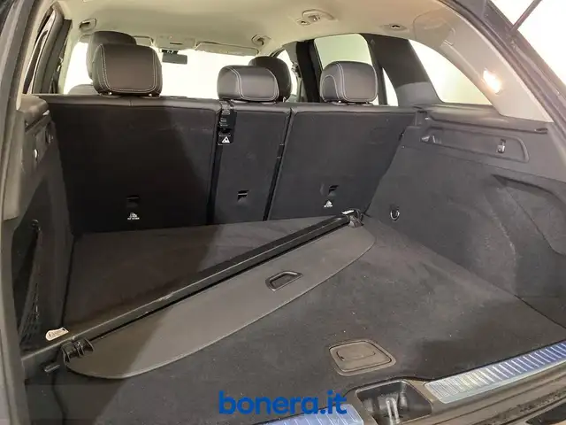 Mercedes-Benz GLC view 9
