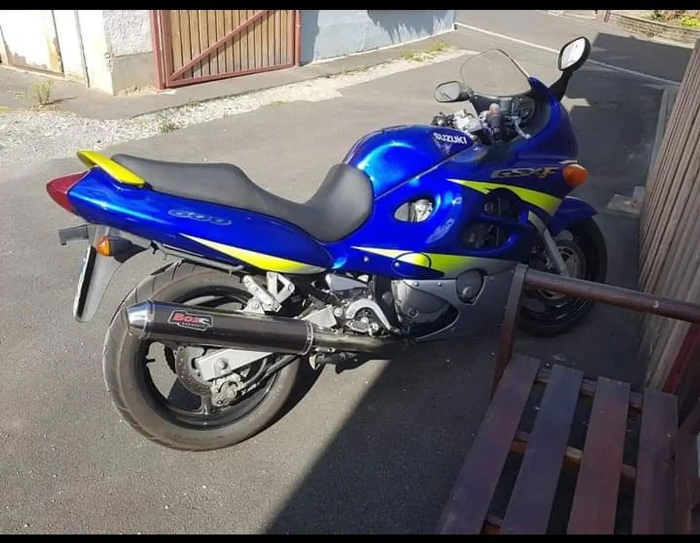 Suzuki GSX 600 F Blau - 1