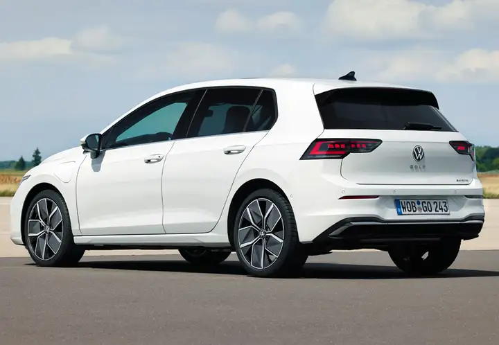 Volkswagen Golf 2024, foto 14