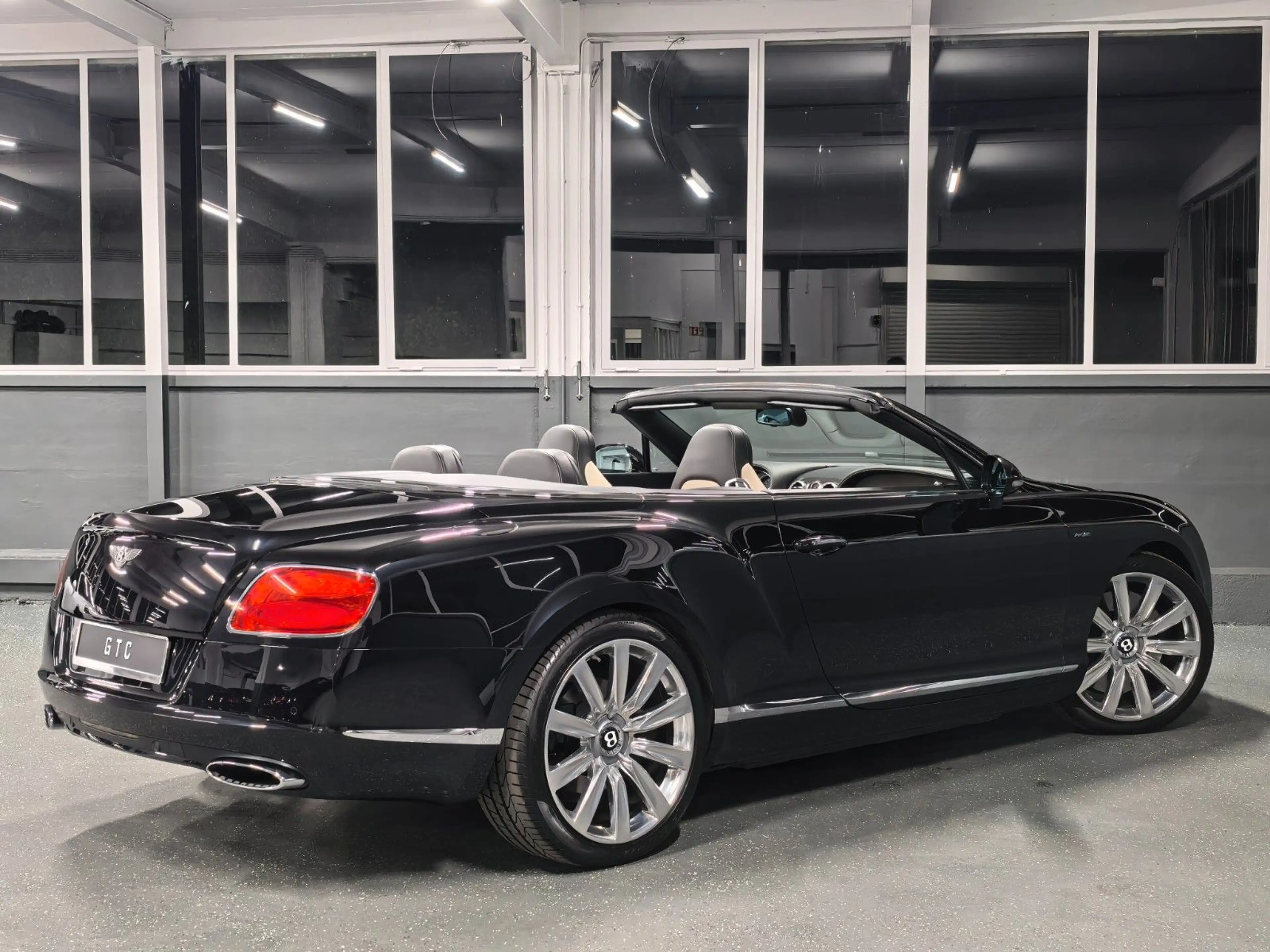 Bentley Continental GTC 6.0 W12 MULLINER | TRAUMWAGEN — photo 14