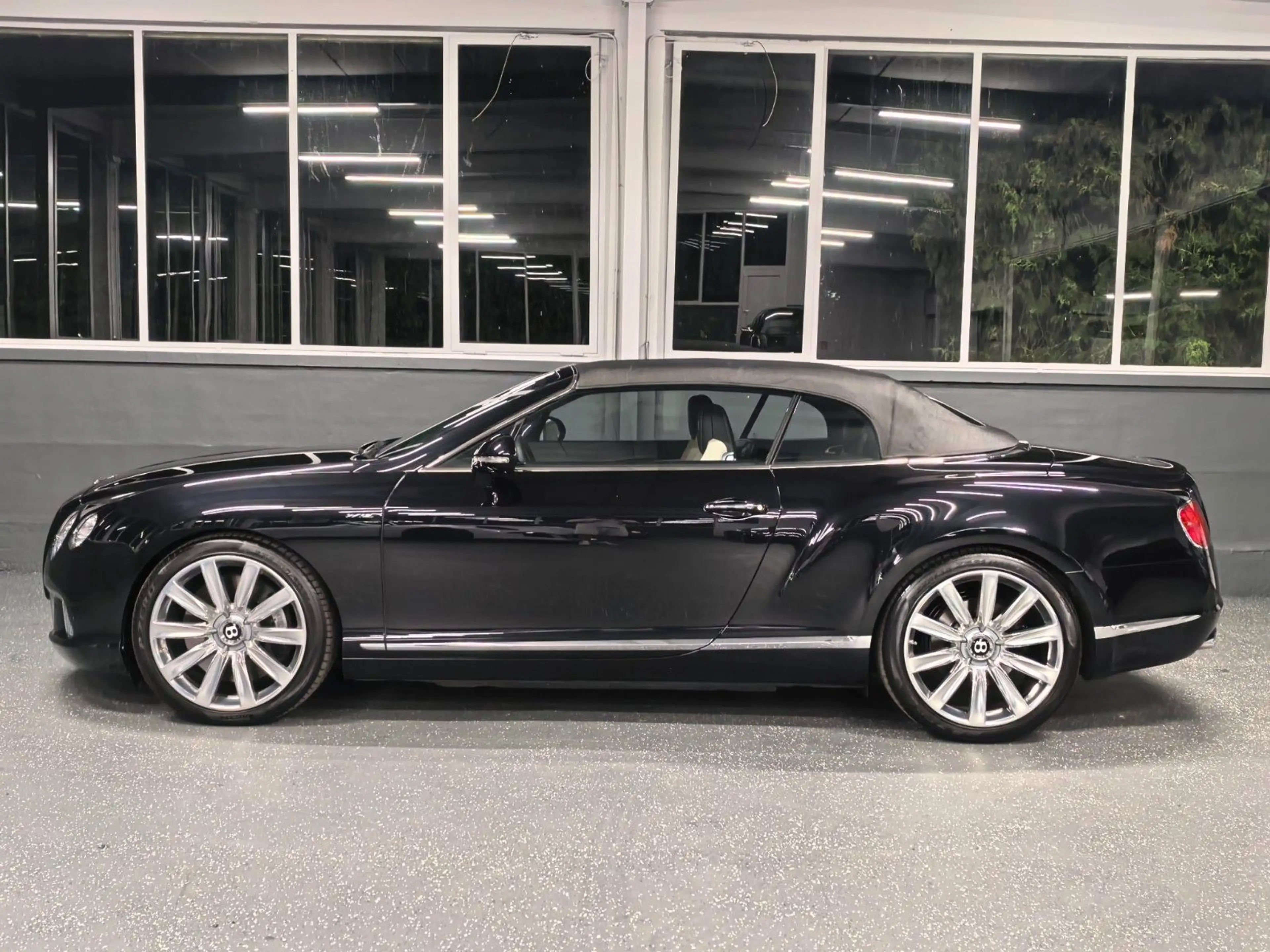 Bentley Continental GTC 6.0 W12 MULLINER | TRAUMWAGEN — photo 8