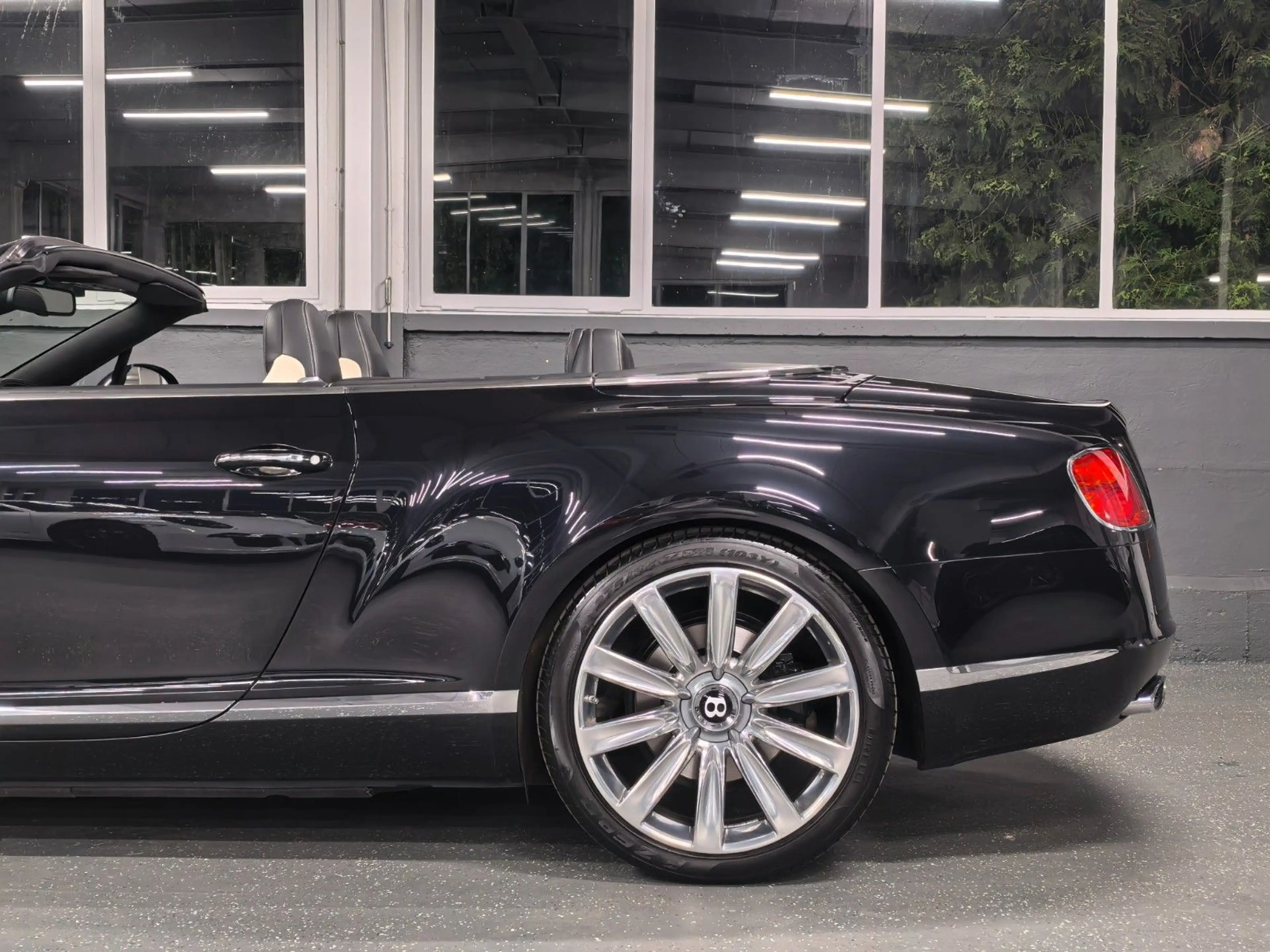 Bentley Continental GTC 6.0 W12 MULLINER | TRAUMWAGEN — photo 10