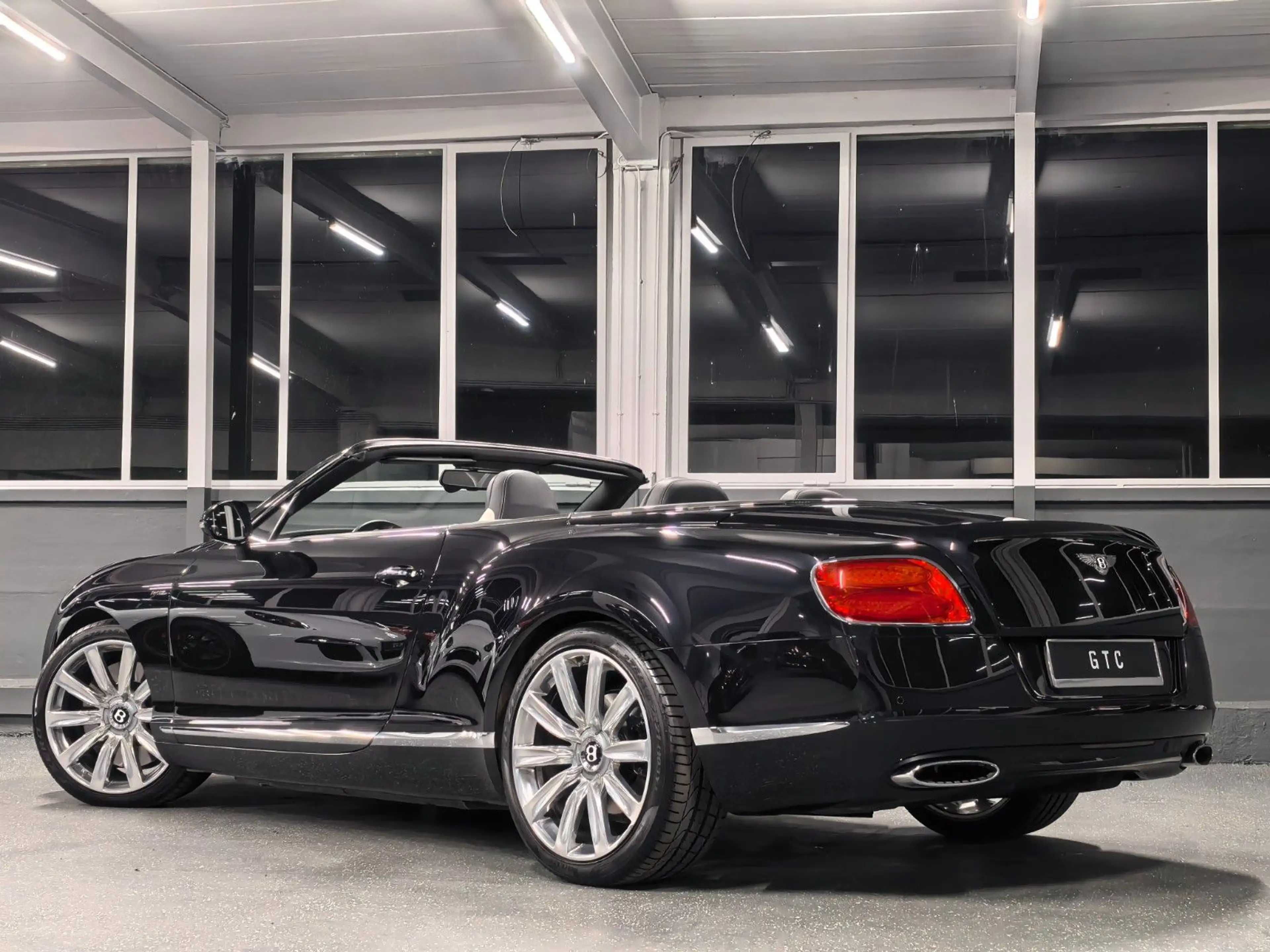 Bentley Continental GTC 6.0 W12 MULLINER | TRAUMWAGEN — photo 11