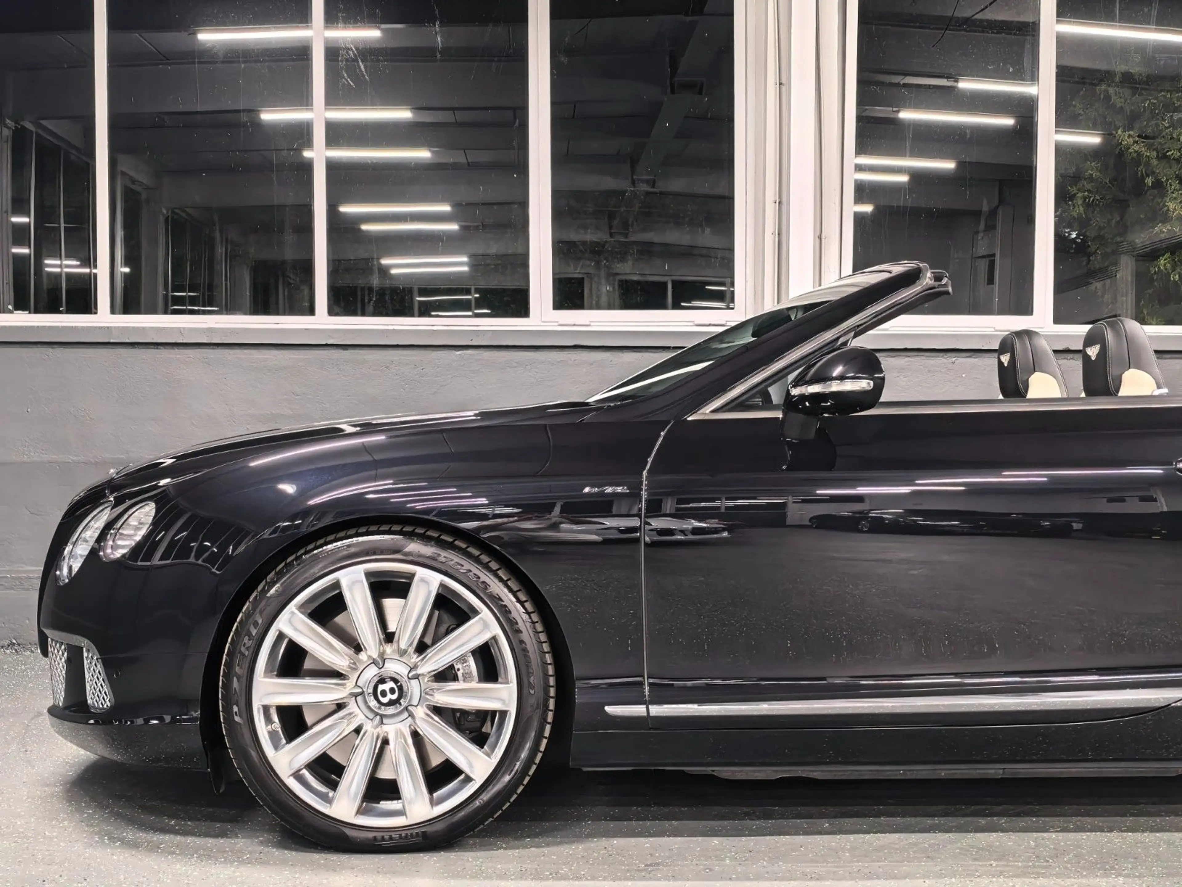 Bentley Continental GTC 6.0 W12 MULLINER | TRAUMWAGEN — photo 9