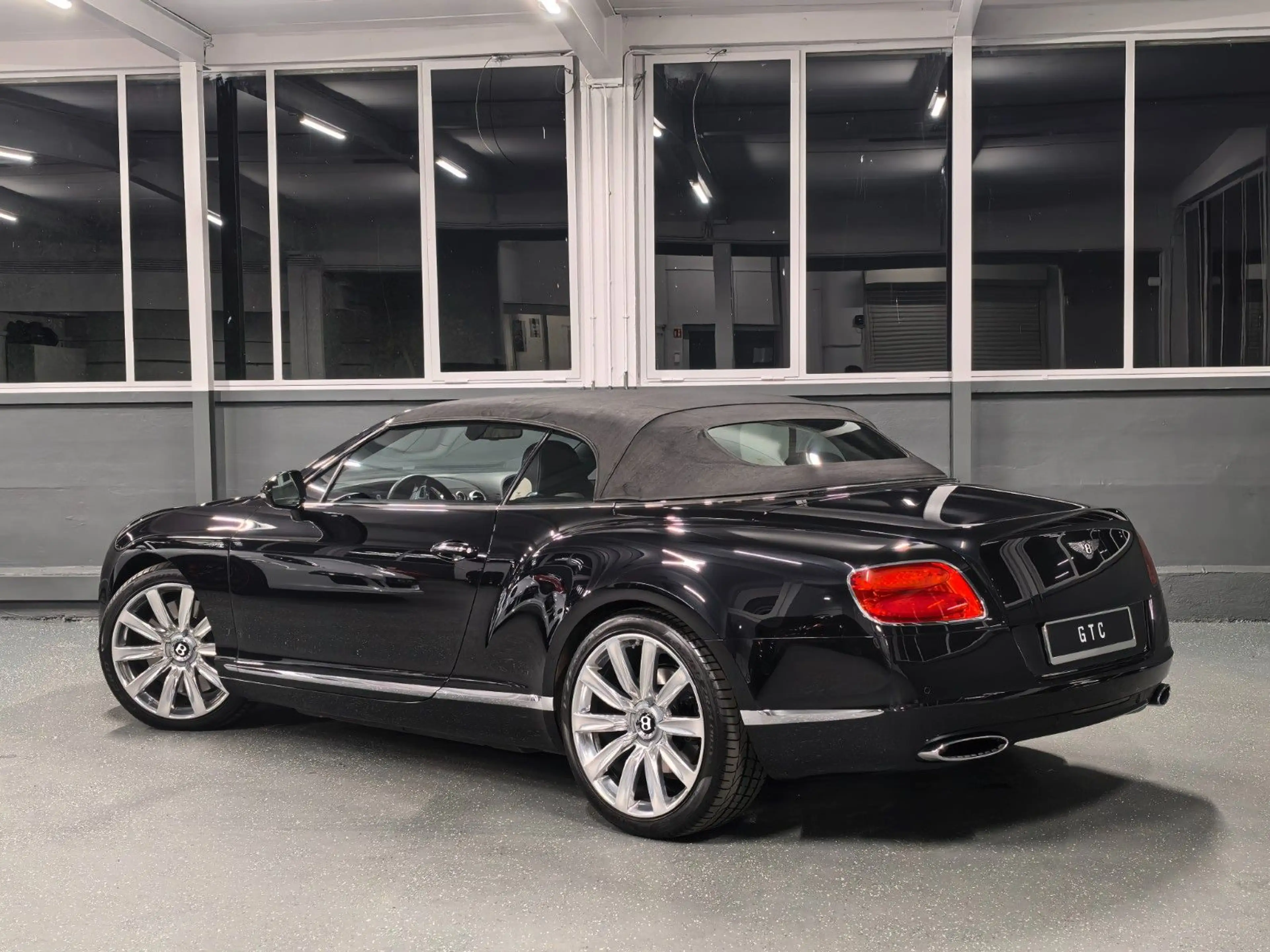 Bentley Continental GTC 6.0 W12 MULLINER | TRAUMWAGEN — photo 12