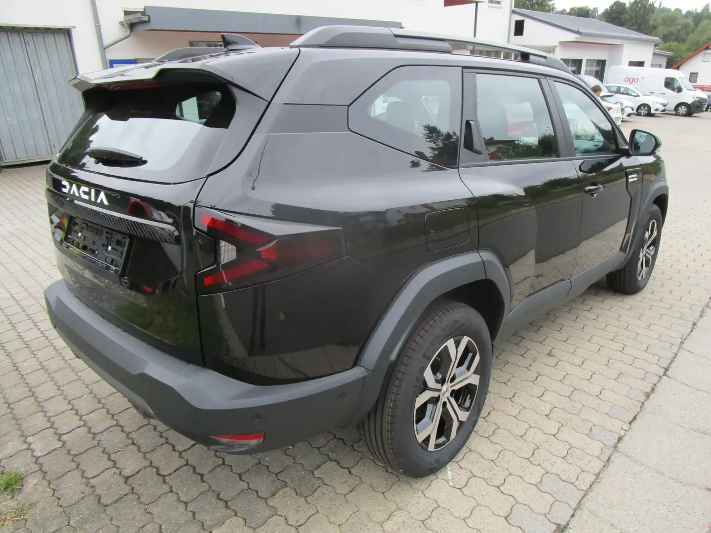 Dacia Bigster TCe 140 Expression Schwarz - 2