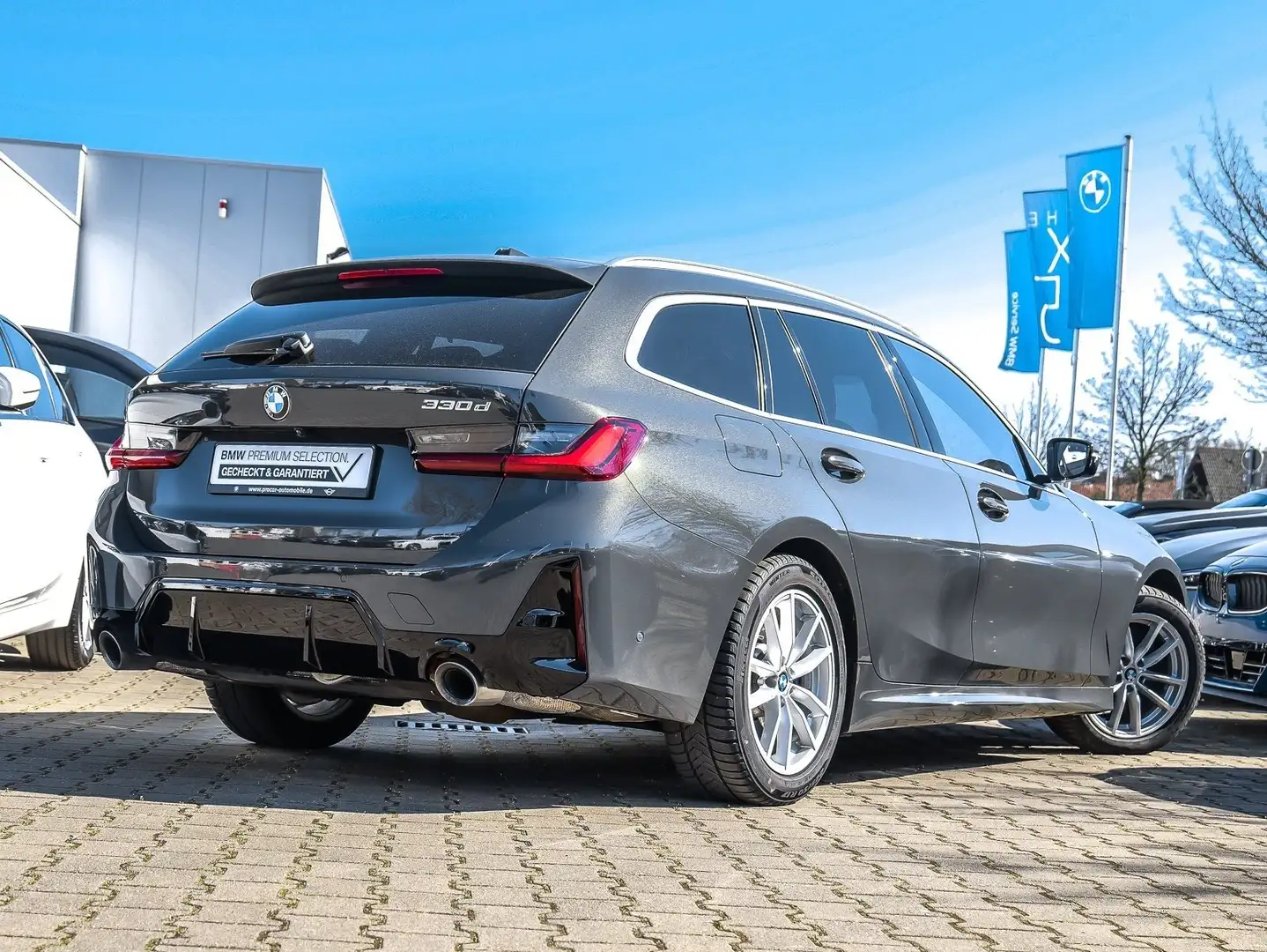 BMW 330 d M Sport Adap.LED AHK Pano ACC DA PA Grau - 2