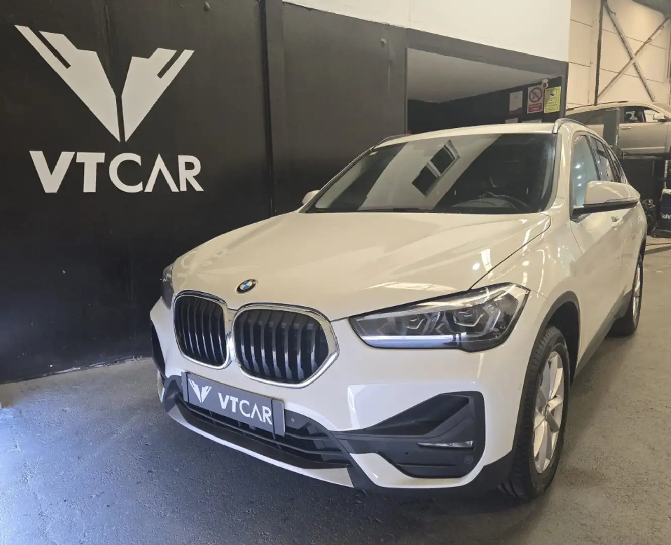 BMW X1 sDrive 16d Business Blanc - 2