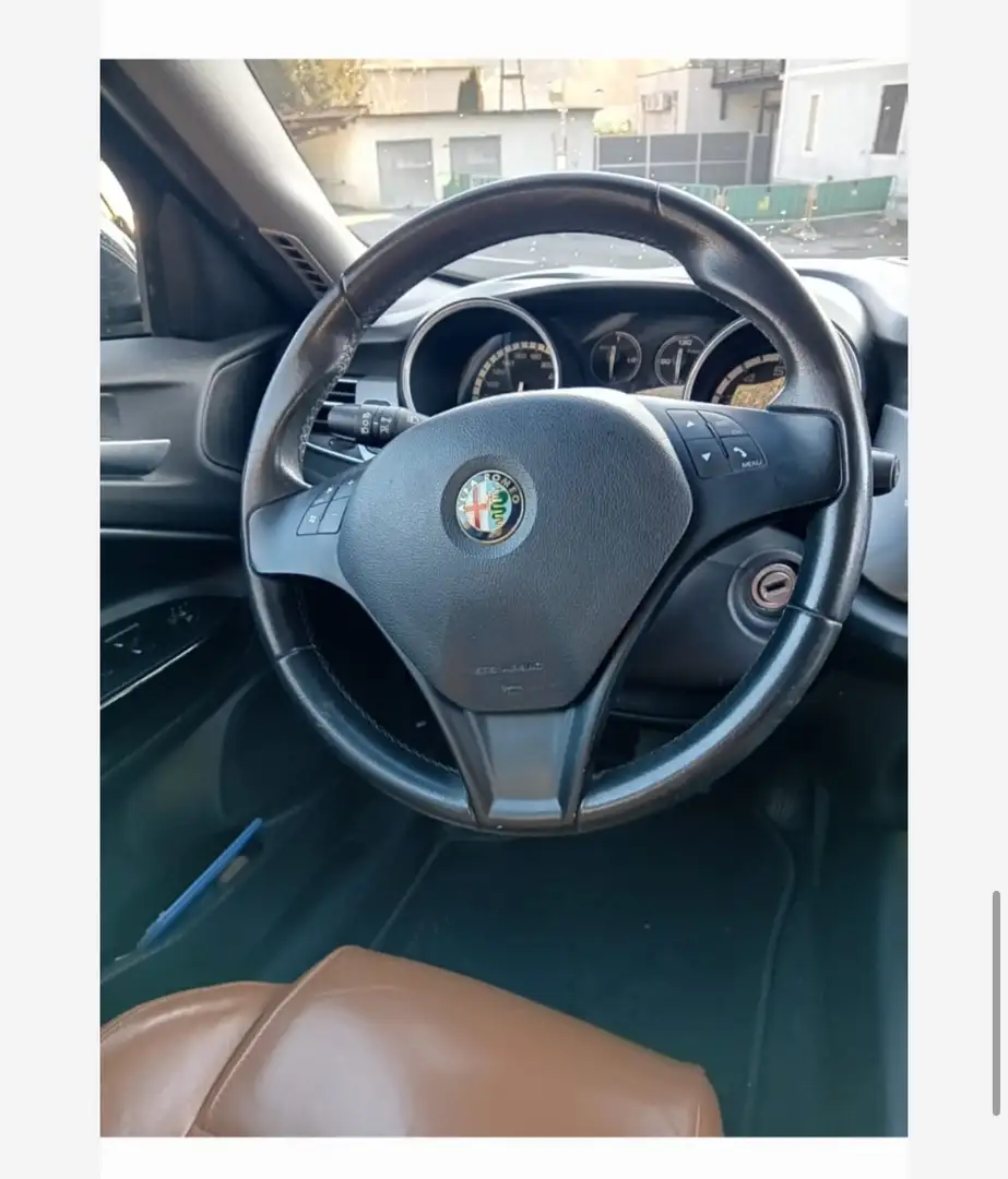Alfa Romeo Giulietta Giulietta 1,4 TB Multi Air Distinctive Schwarz - 2