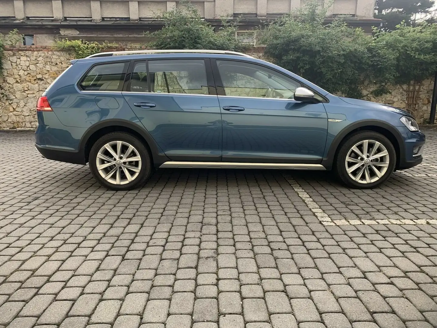 Volkswagen Golf Variant Alltrack 1.8 tsi 4Motion 180 PS Blau - 2