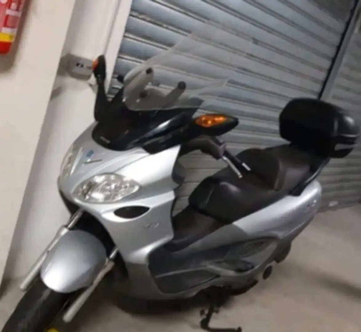 Piaggio X 9 Evolution Gris - 1