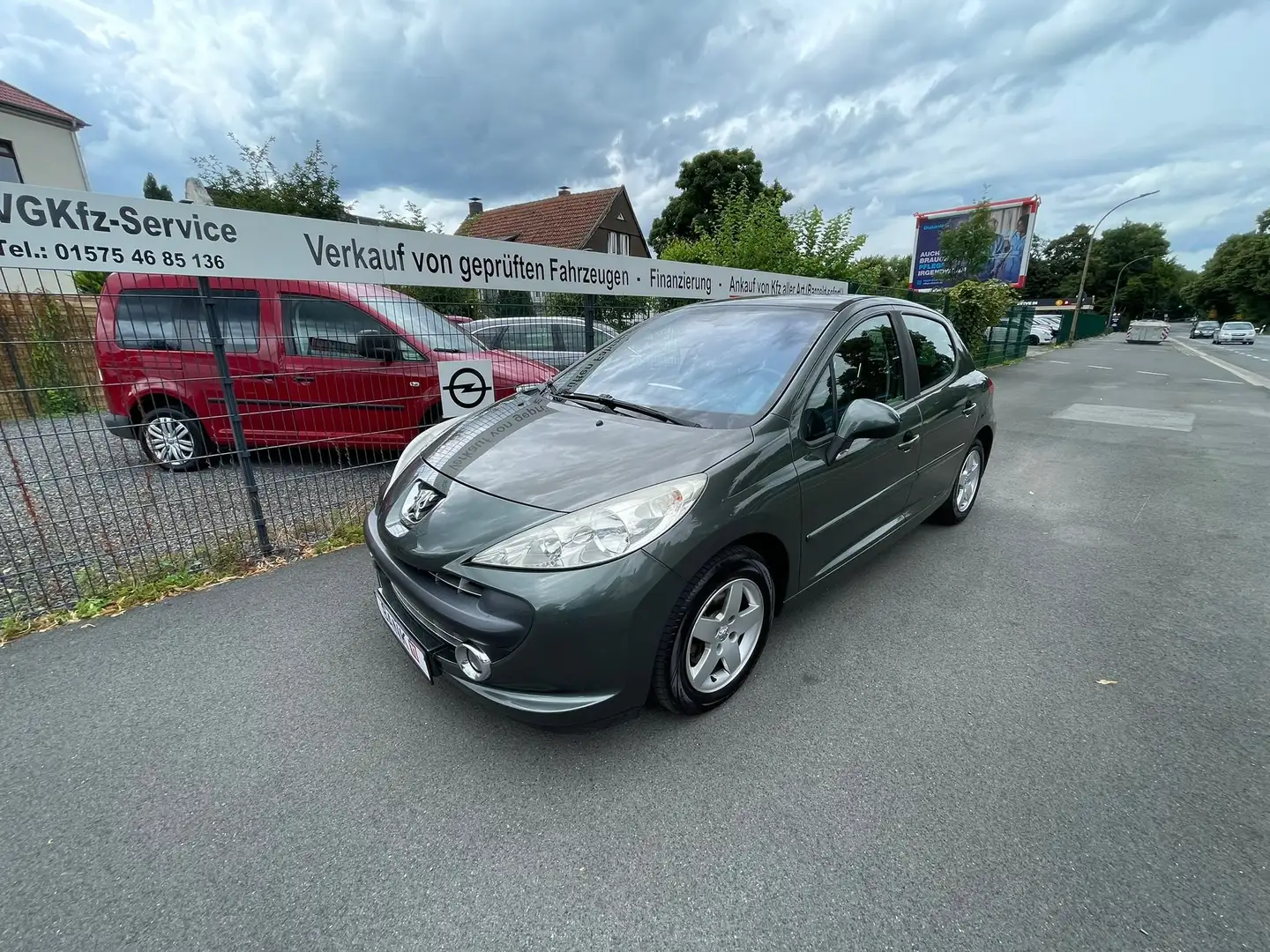 Peugeot 207 1.4 Sport "nur 128.000 km" Service & TÜV NEU! Grau - 2