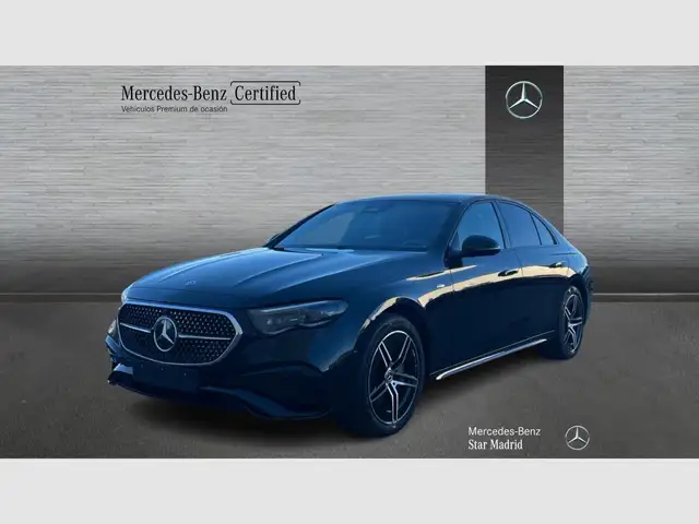 Mercedes-Benz E 300 con tecnología hibrida EQ