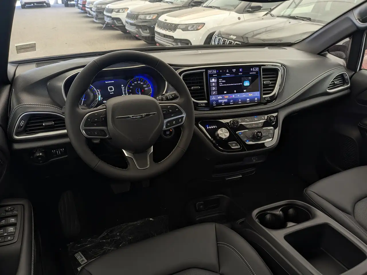 Chrysler Pacifica снимка Chrysler Pacifica