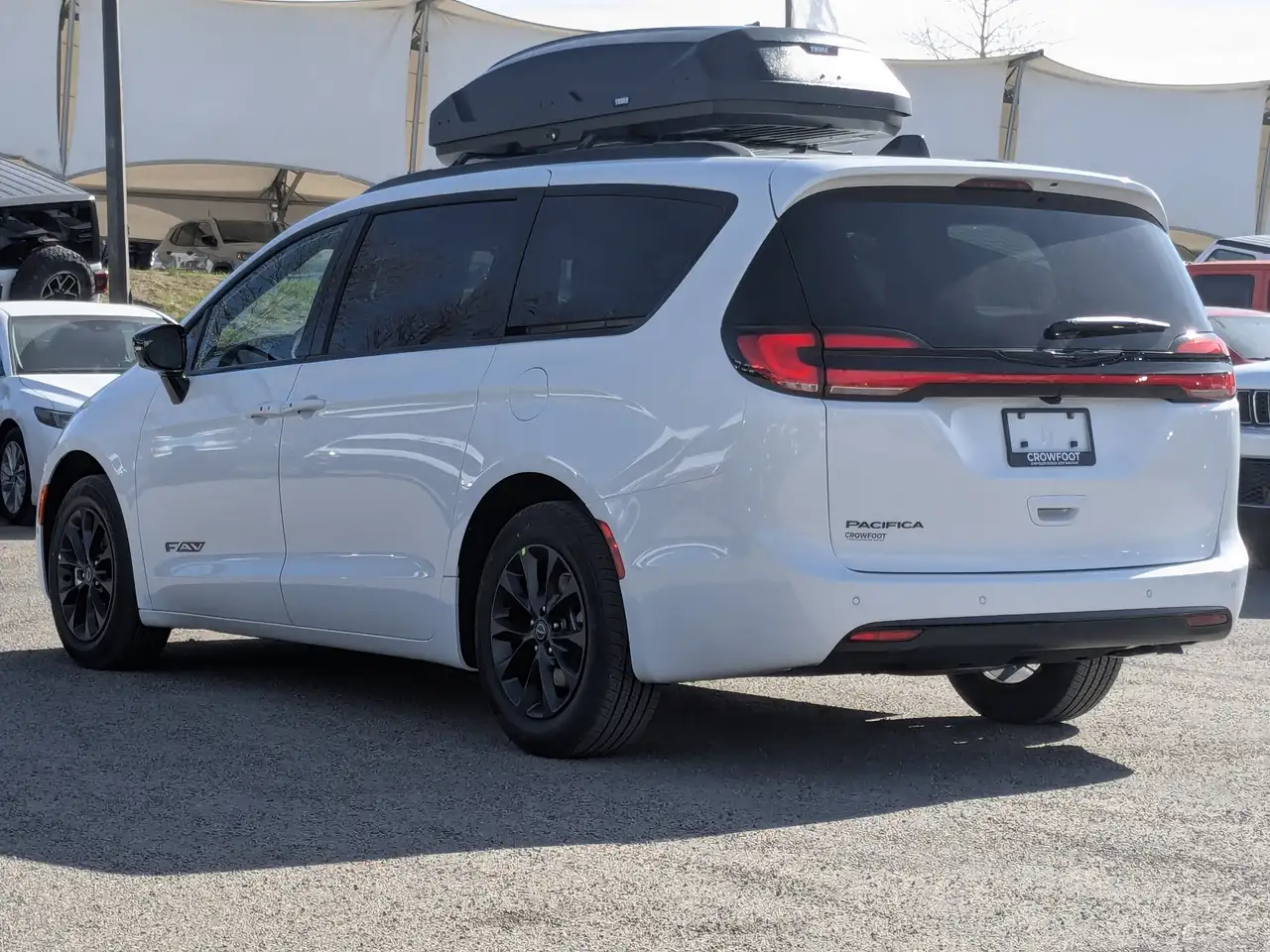 Chrysler Pacifica снимка Chrysler Pacifica