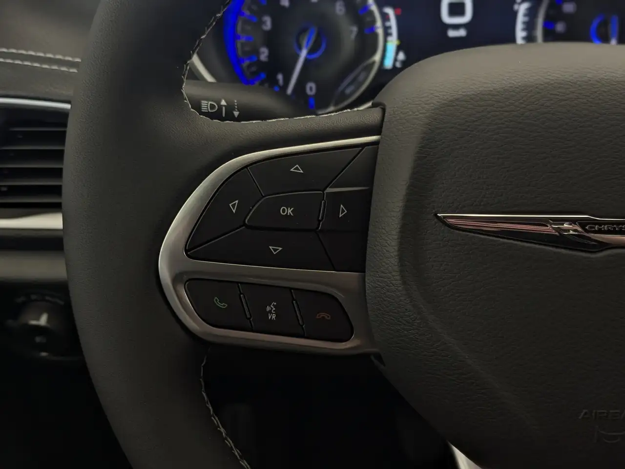 Chrysler Pacifica снимка Chrysler Pacifica