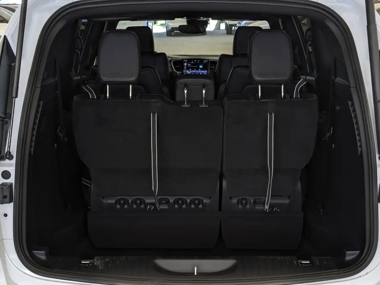 Chrysler Pacifica снимка Chrysler Pacifica