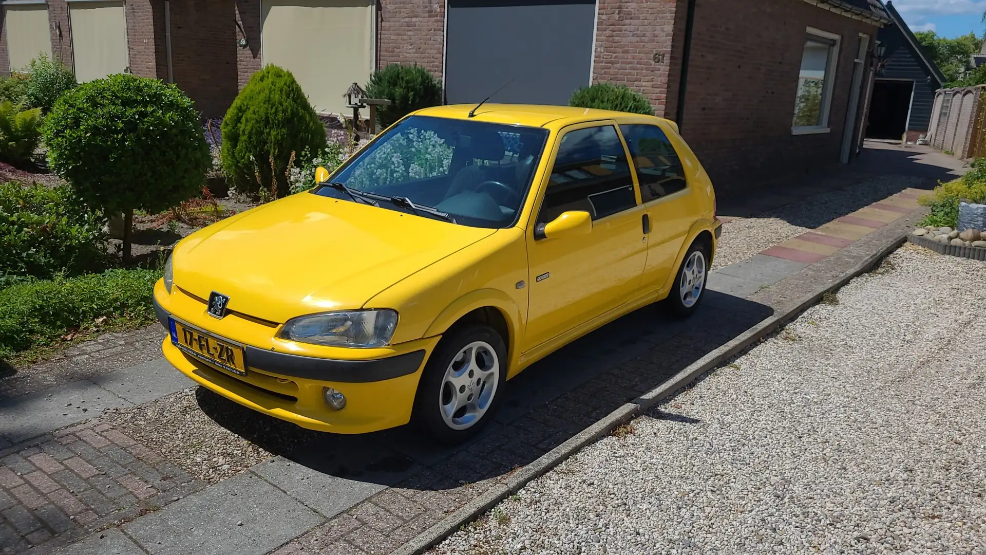 Peugeot 106 1.1 Sport Jaune - 1