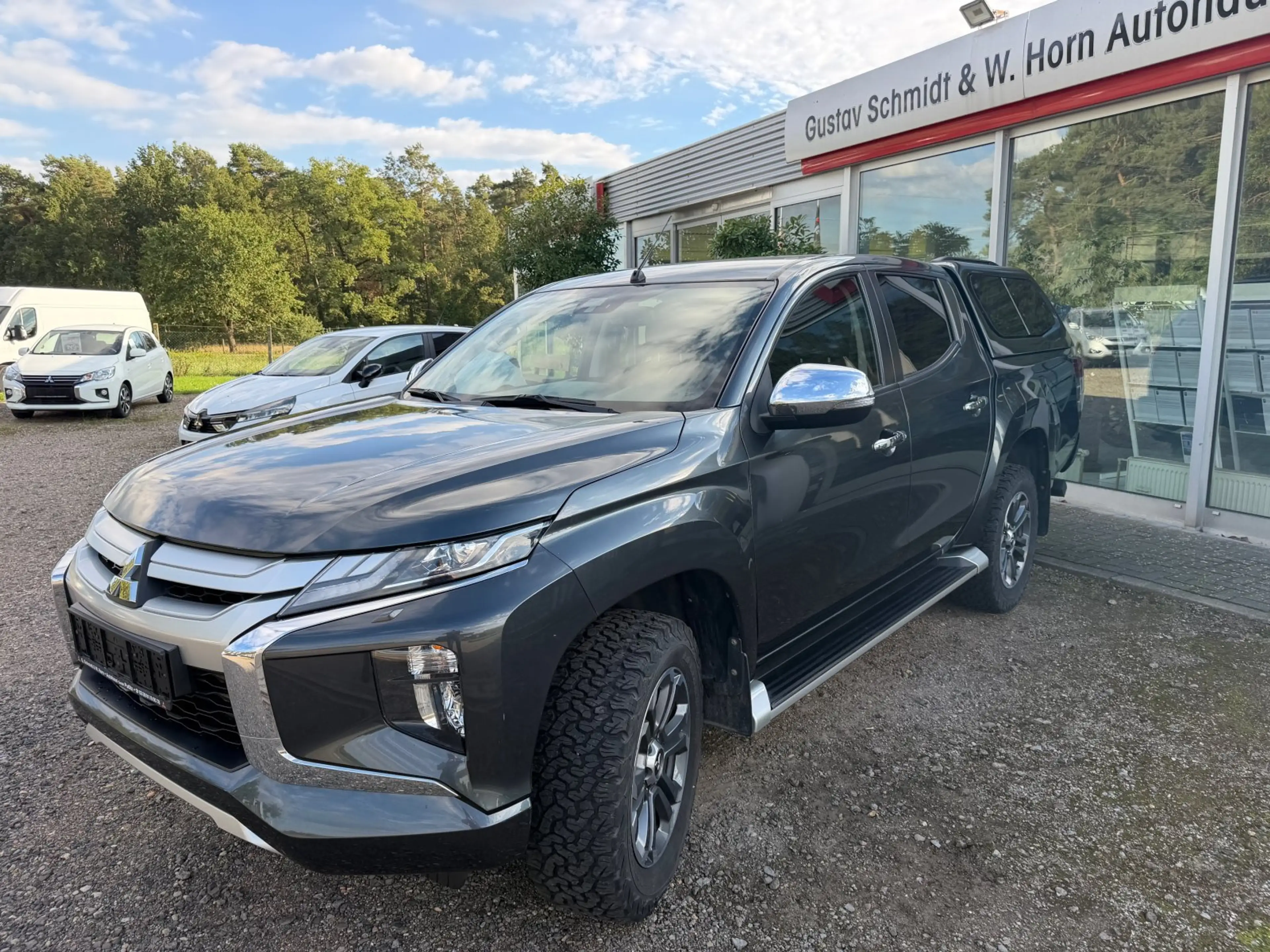 Mitsubishi L200 L 200 4x4 2,2 DI-D Spirit Doppelkabine