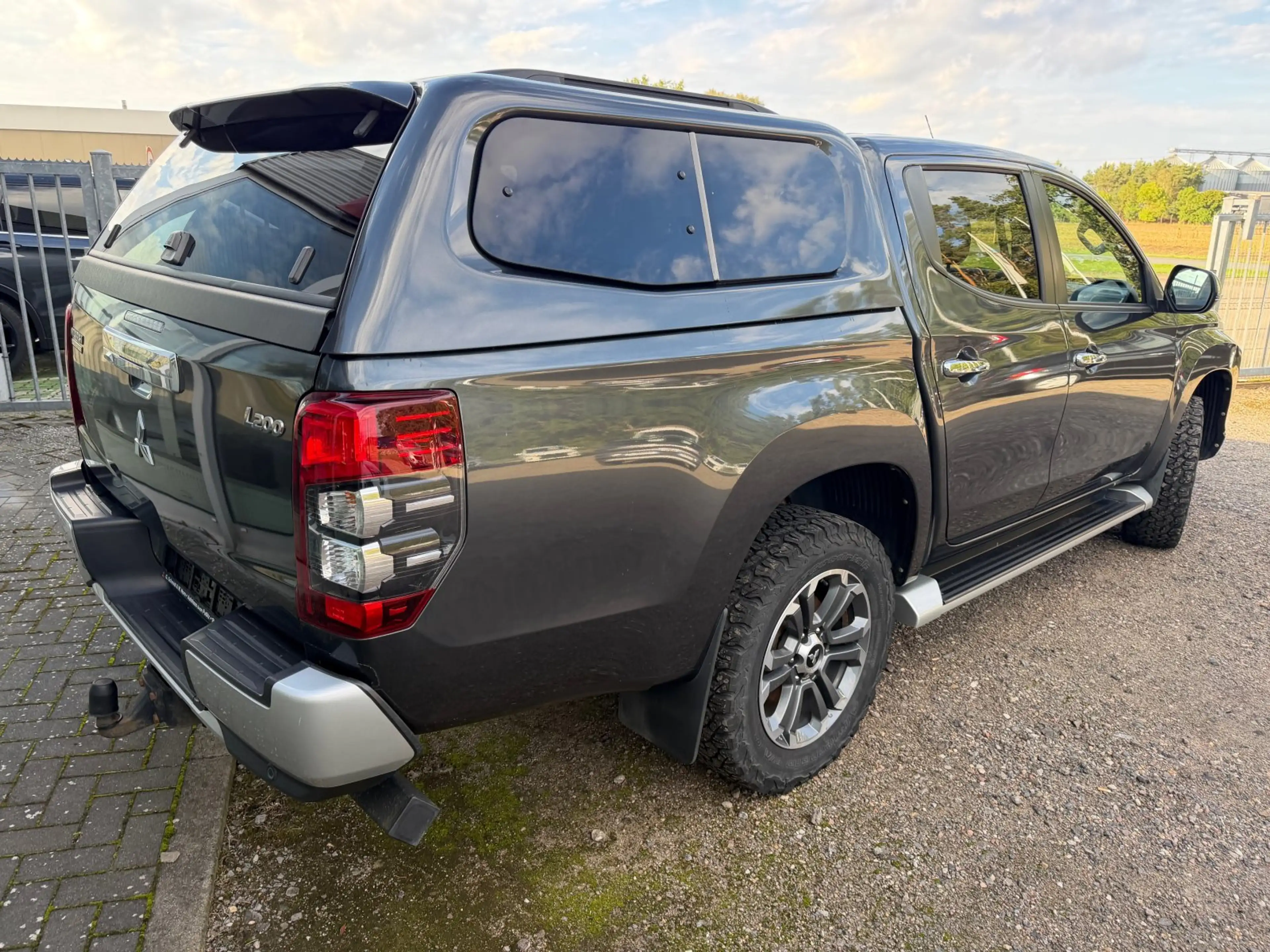 Mitsubishi L200 L 200 4x4 2,2 DI-D   Spirit  Doppelkabine — photo 3