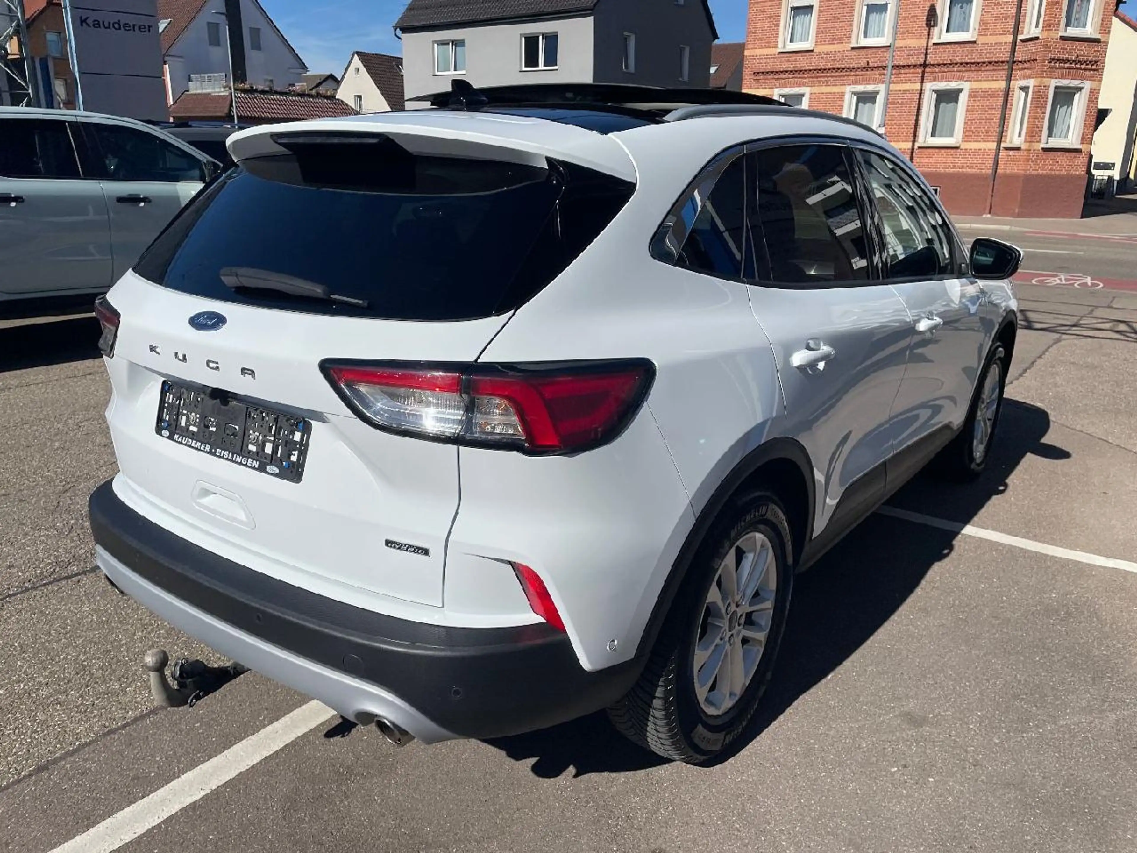 Ford Kuga Plug-In Hybrid Titanium X — photo 5