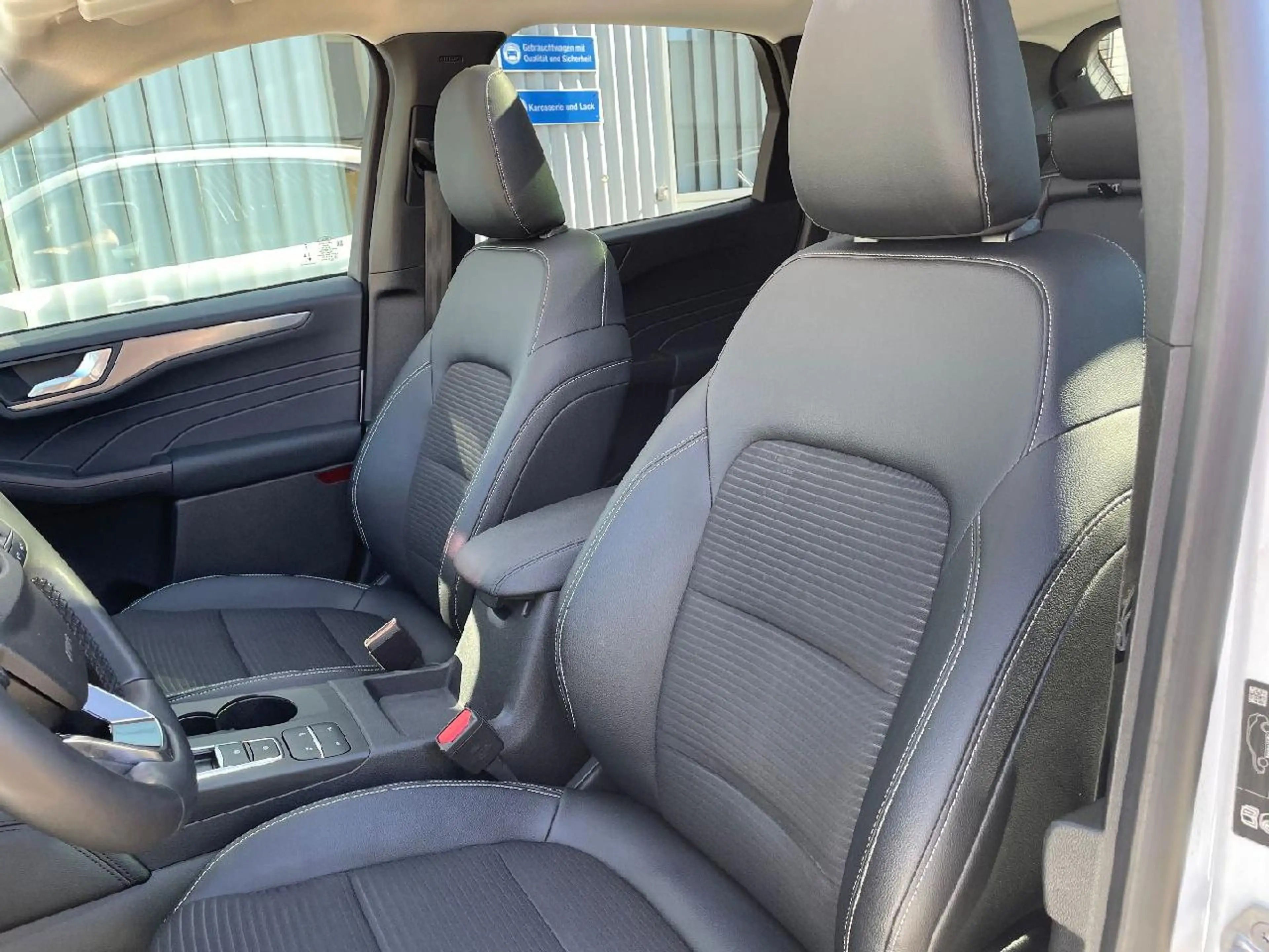 Ford Kuga Plug-In Hybrid Titanium X — photo 10